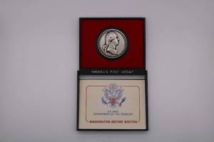 lot 3 image: Washington Before Boston - Americas First Medals US Mint Pewter Coin