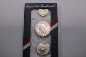 lot 11 image: 1976-S Bicentennial Silver Uncirculated Coin Set