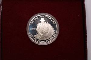 lot 12 image: George Washington 90% Silver PROOF Commemorative Half Dollar Coin with Cert