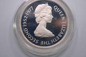 lot 78 image: GIBRALTAR 1977 Proof 25 New PENCE Silver Coin Queen Elizabeth II