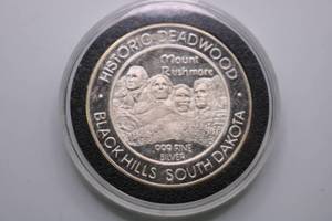 lot 79 image: LIMITED EDITION 1997 S. DAK. STURIS 0.71 OZ FINE SILVER MOTORCYCLE SERIES ROUND