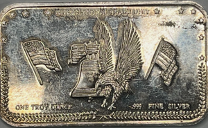 lot 106 image: Vintage International Trade Unit 1oz .999 Fine Silver Bar