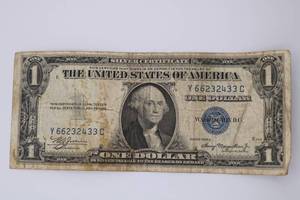 lot 351 image: 1935-A $1 Dollar Silver Certificate