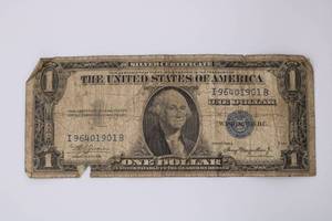 lot 352 image: 1935-A $1 Dollar Silver Certificate