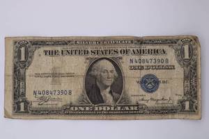 lot 362 image: 1935-A $1 Dollar Silver Certificate