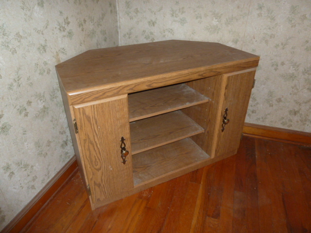 lot 160 image: CORNER TV STAND