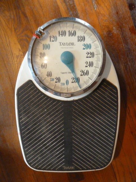 lot 143 image: ANTIQUE SCALE