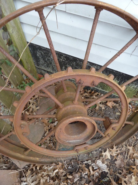 lot 71 image: ANTIQUE METAL WAGON WHEEL