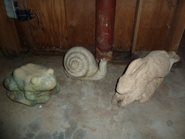 lot 150 image: SNAIL, BUNNY, FROG YARD ART