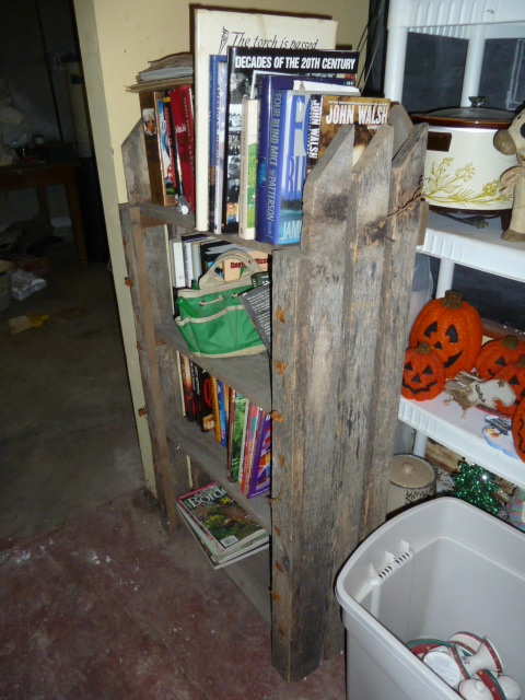 lot 152 image: RUSTIC BOOKCASE & CONTENTS