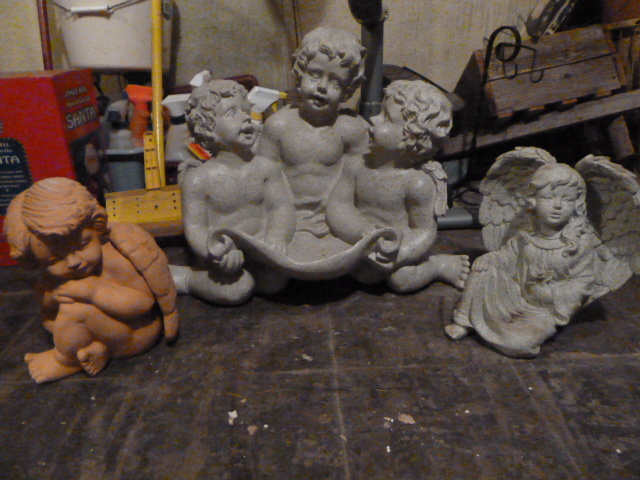 lot 155 image: LOT OF ANGELS - YARD ART