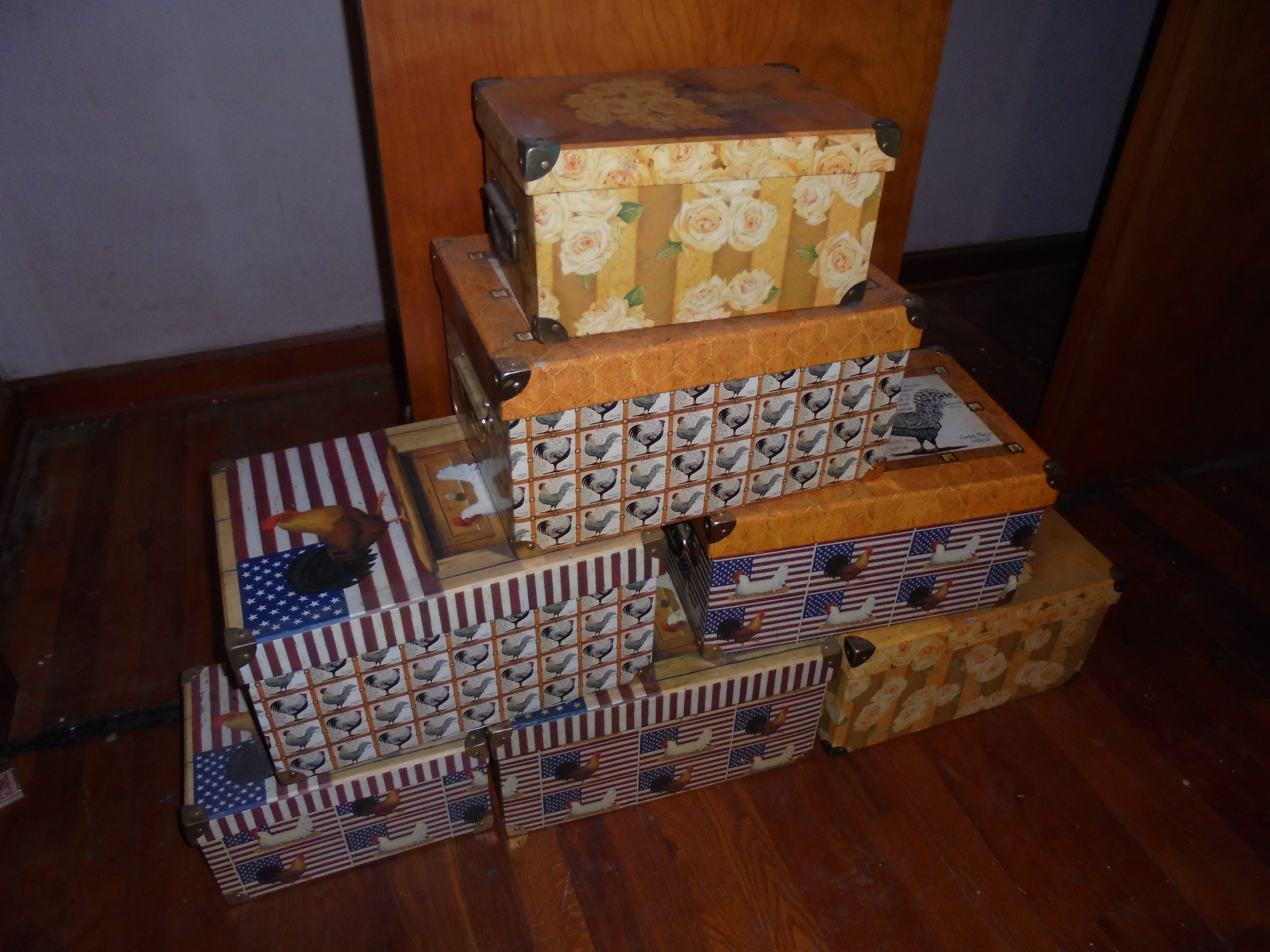 lot 157 image: HUGE LOT OF DECORATIVE BOXES