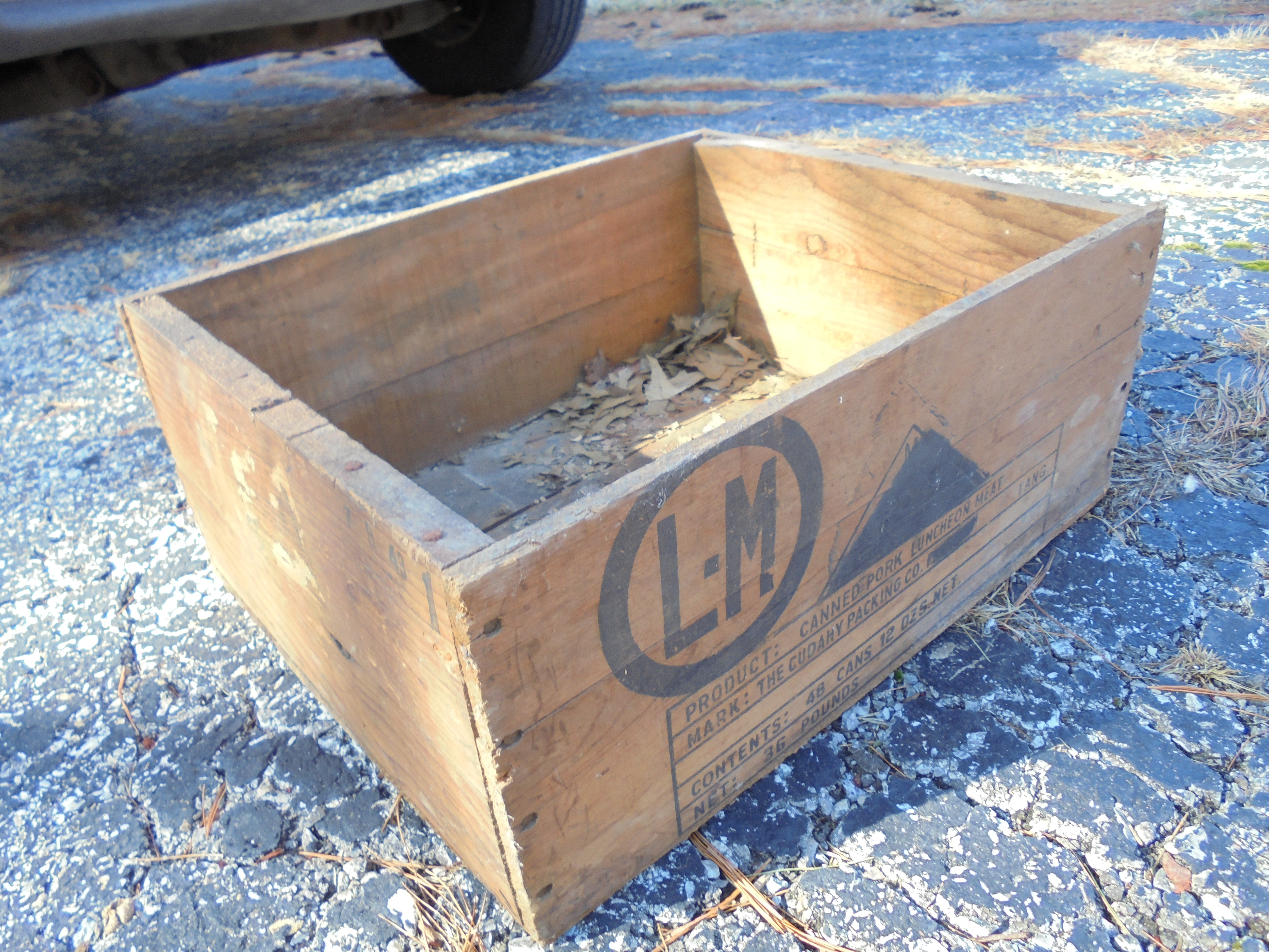 lot 172 image: ANTIQUE LM WOODEN BOX