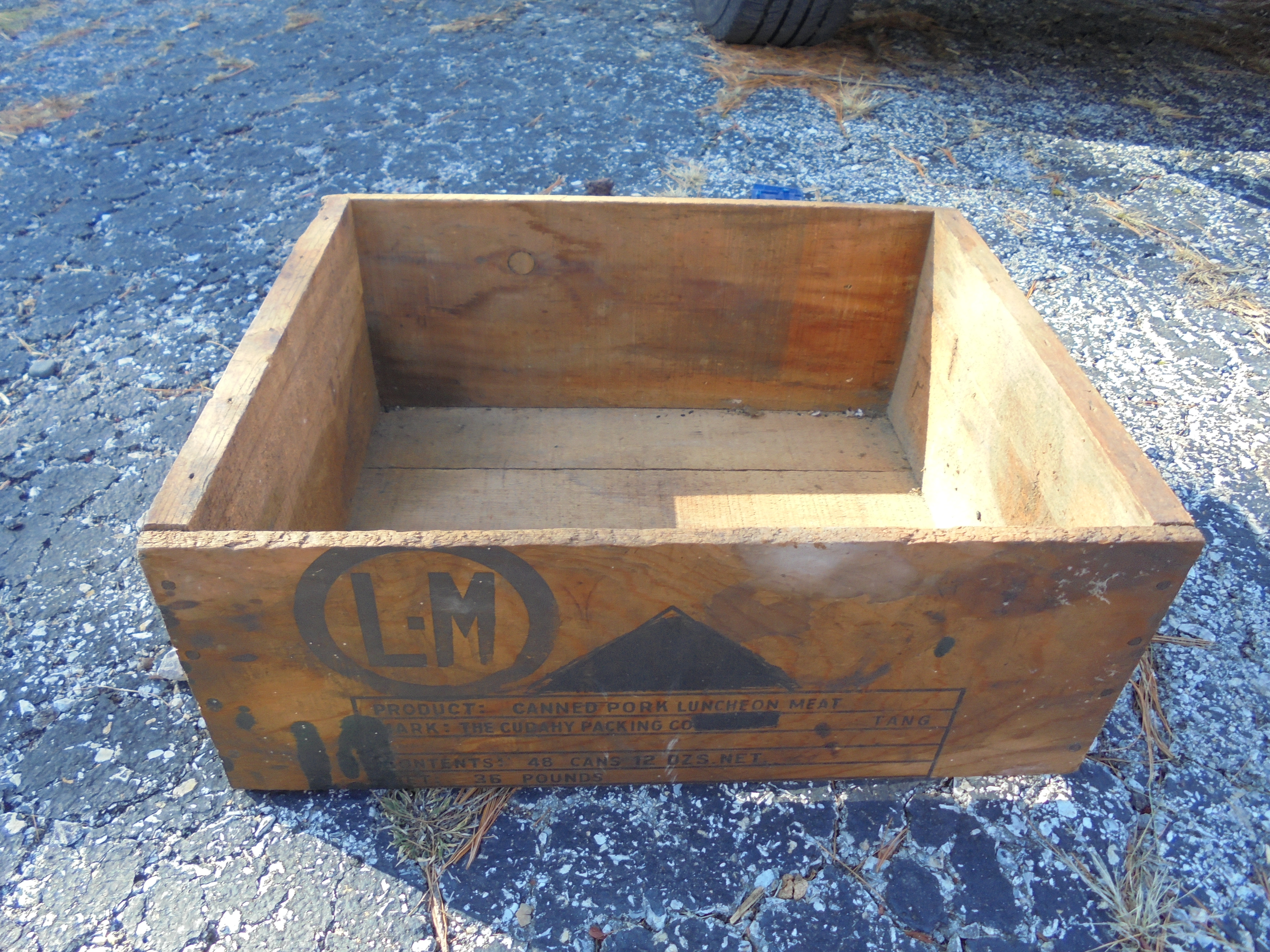 lot 171 image: ANTIQUE LM WOODEN BOX
