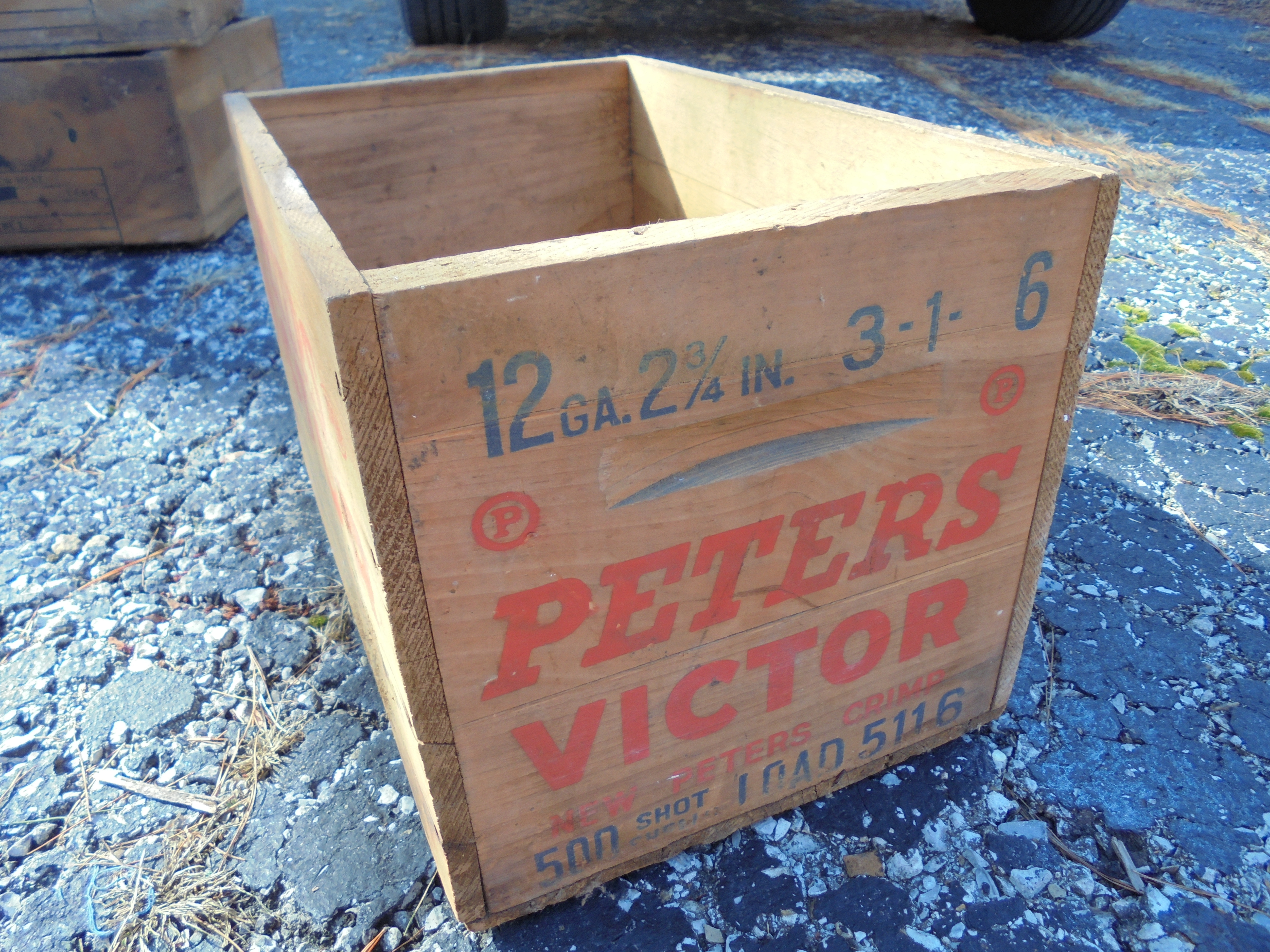 lot 43 image: OLD PETERS VICTOR WOODEN CRATE
