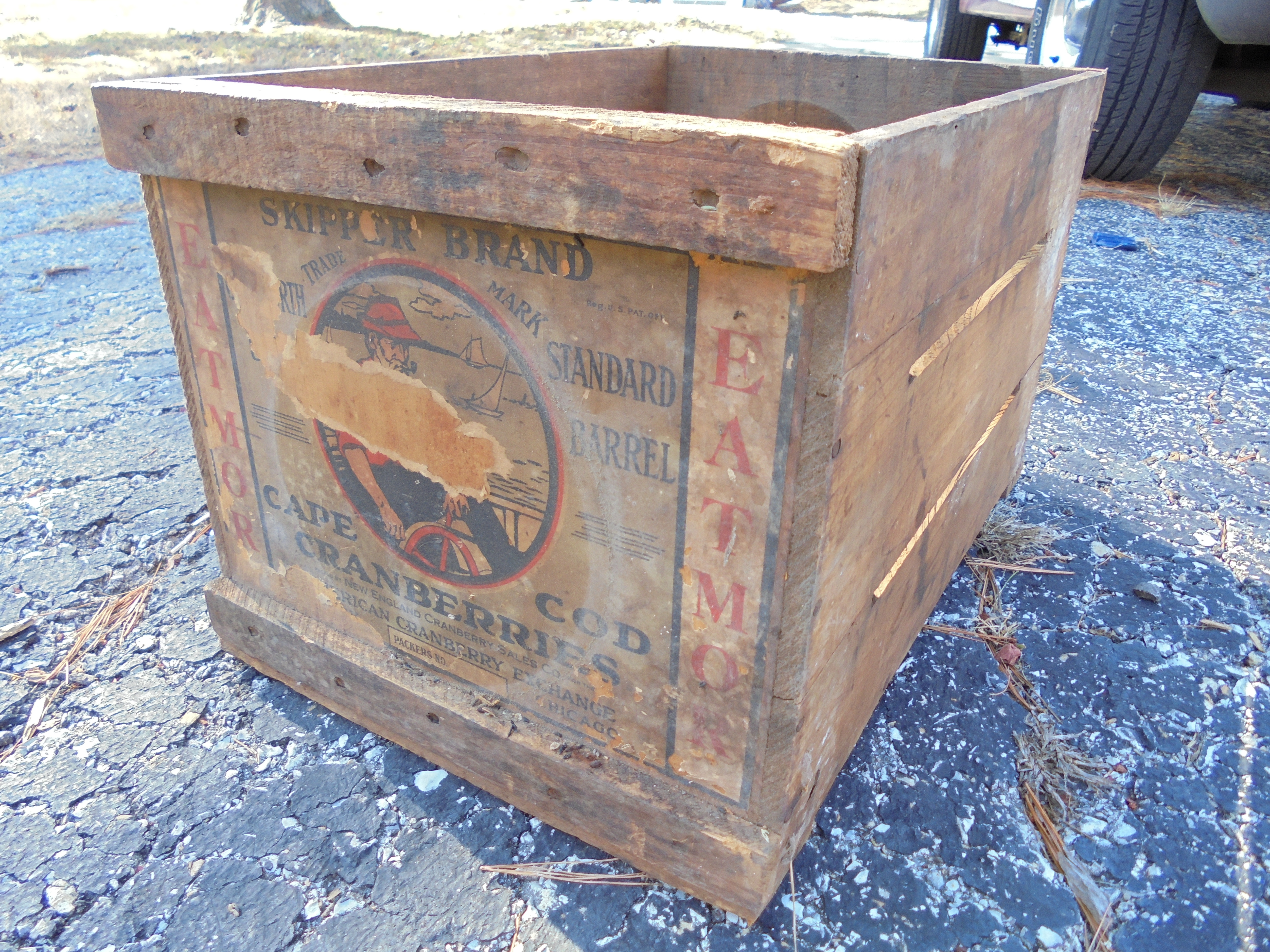 lot 130 image: OLD CRANBERRIES WOODEN BOX