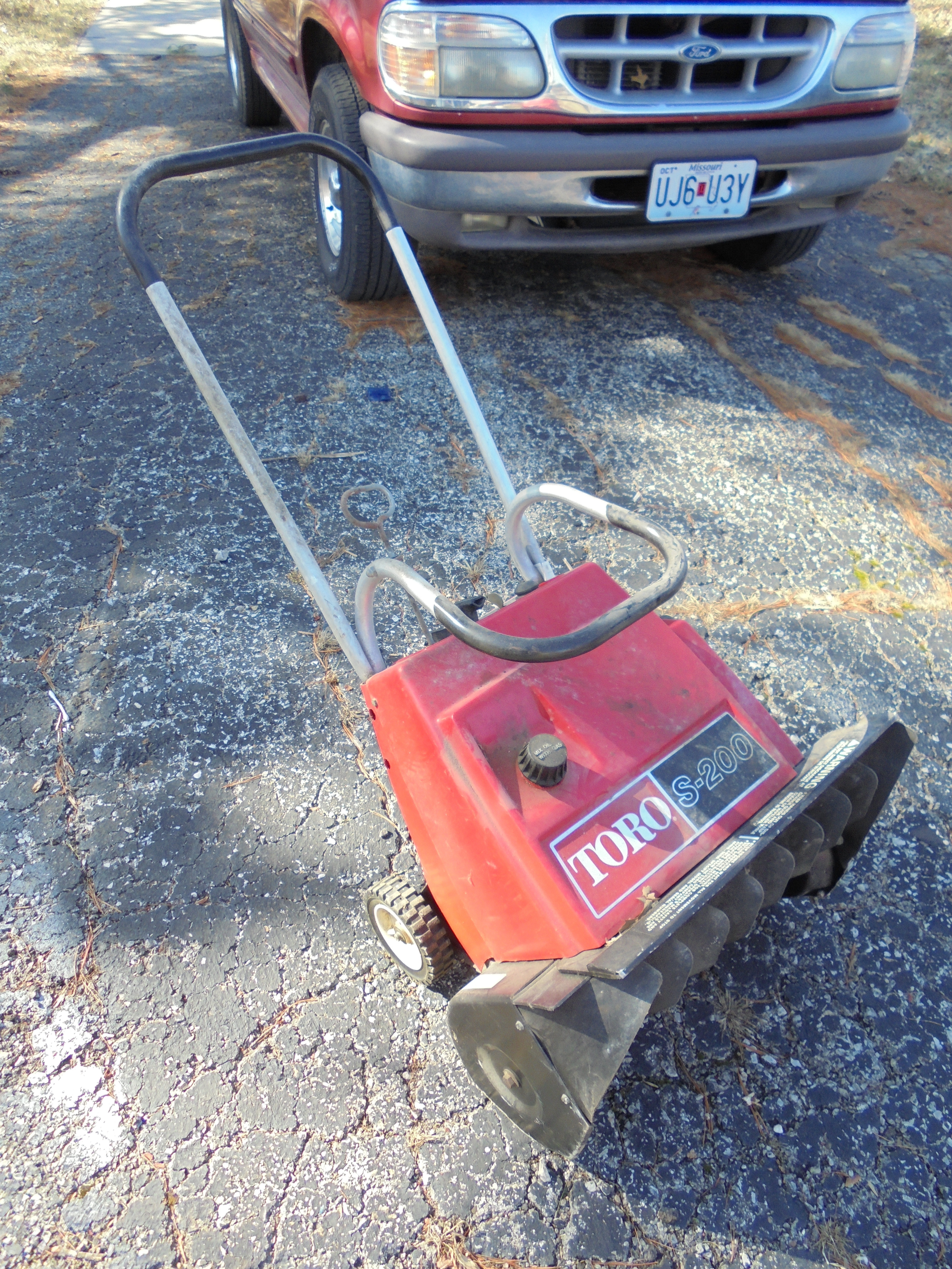 lot 200 image: TORO S-200