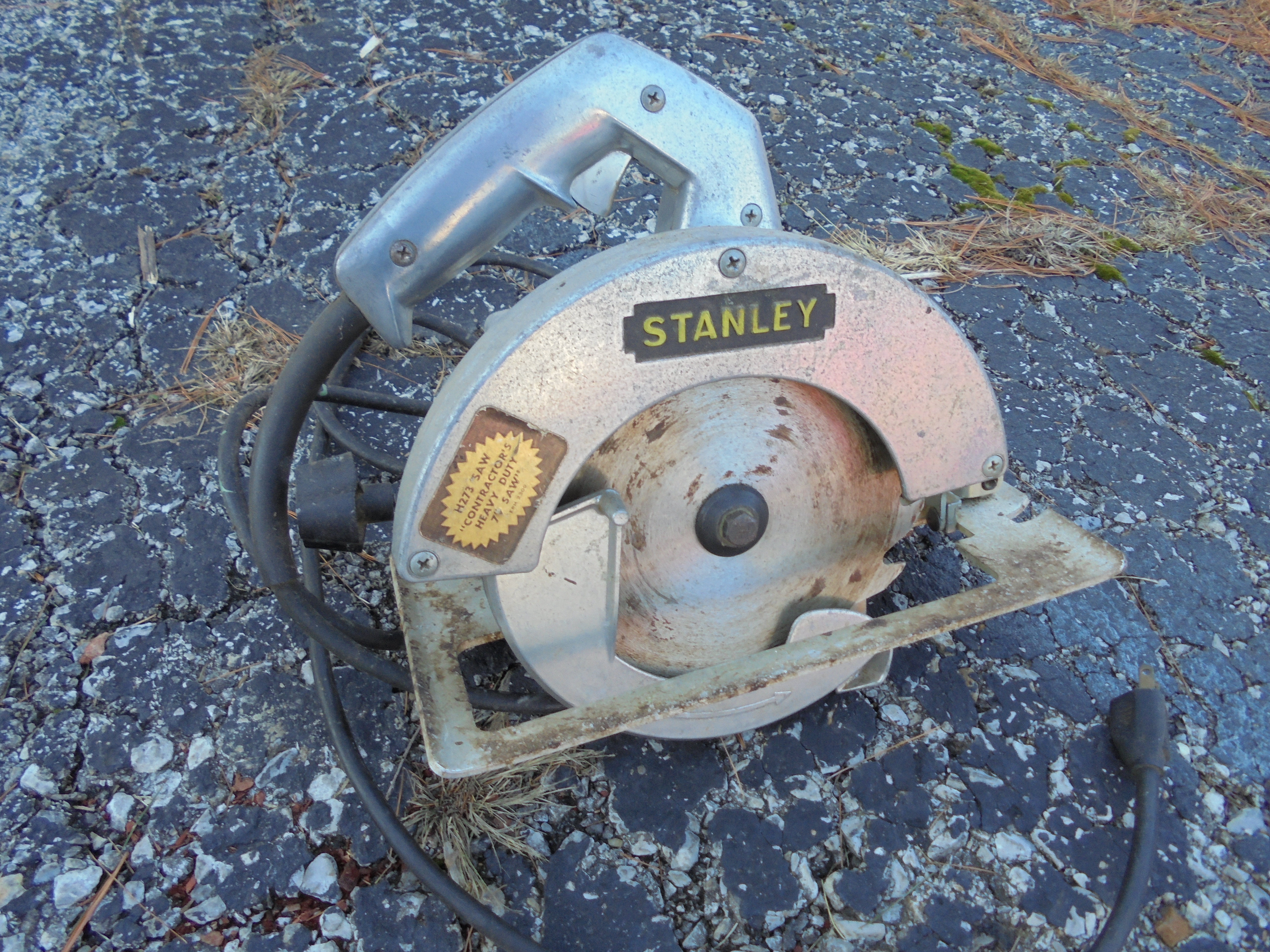 lot 58 image: STANLEY CIRCULAR SAW