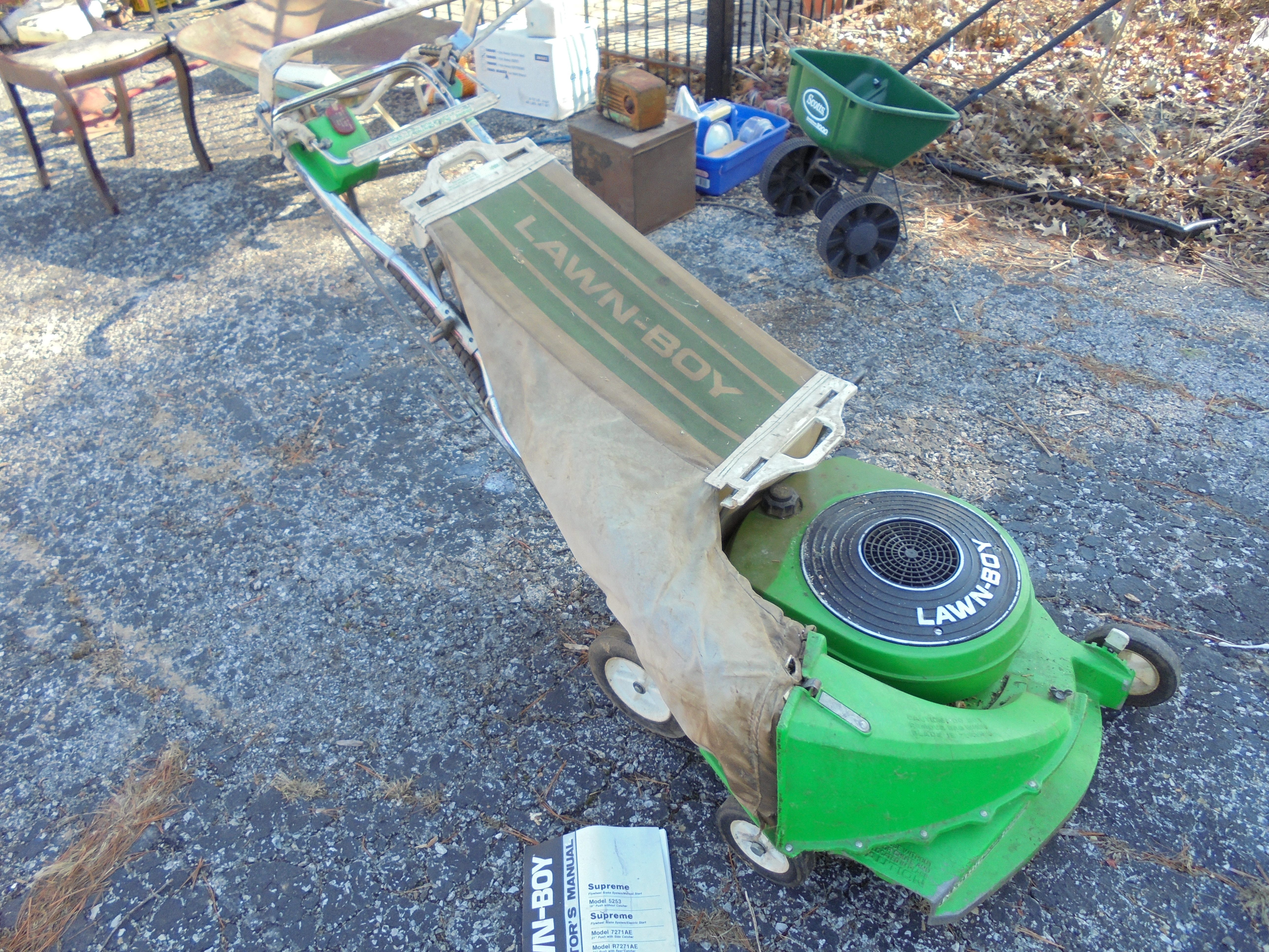 lot 40 image: LAWNBOY ELECTRIC LAWNMOWER