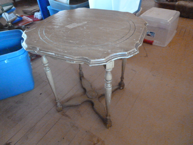 lot 279 image: Scalloped edge side table