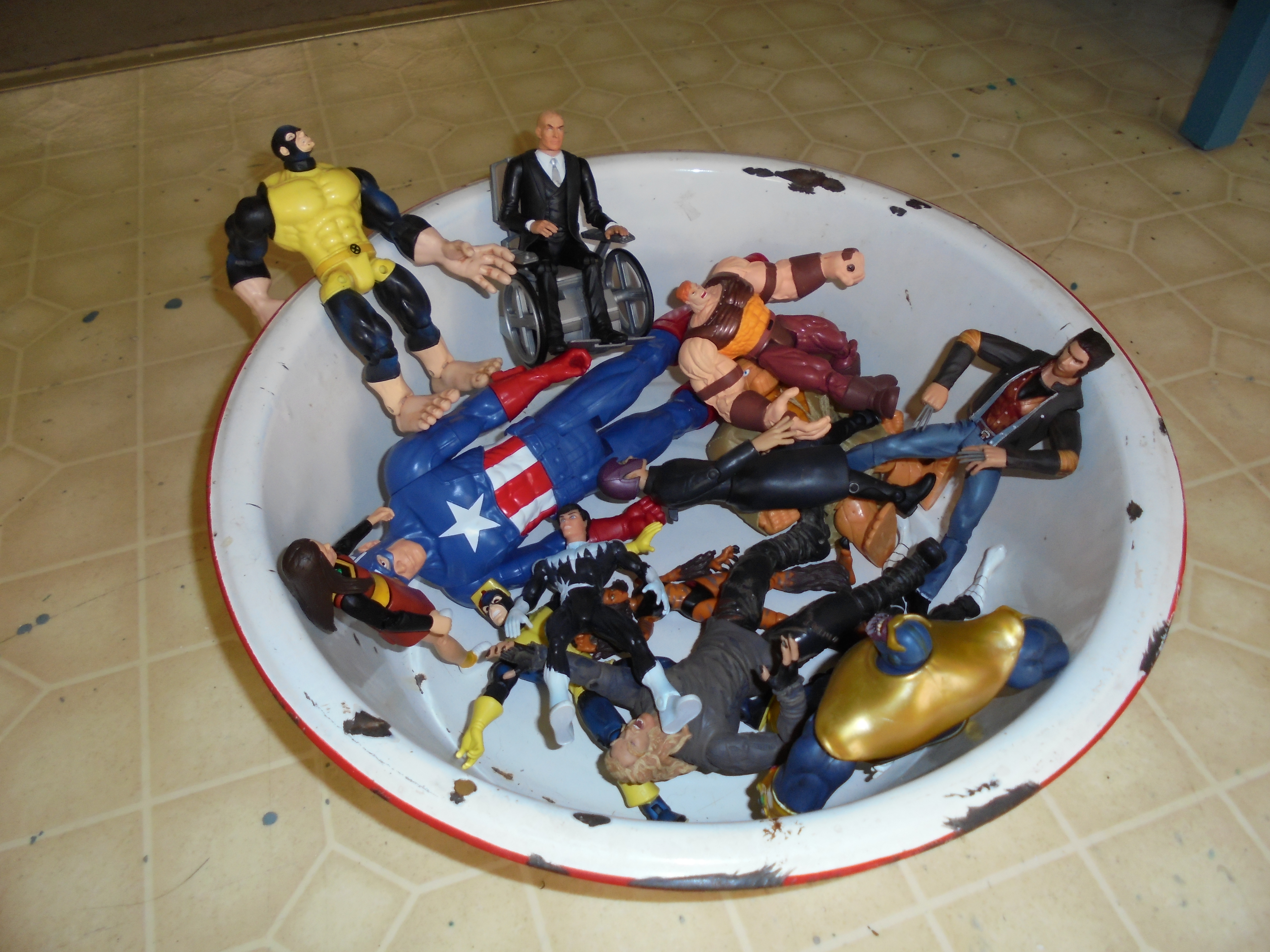 lot 630 image: OLD METAL BUCKET FULL OF ACTION FIGURES