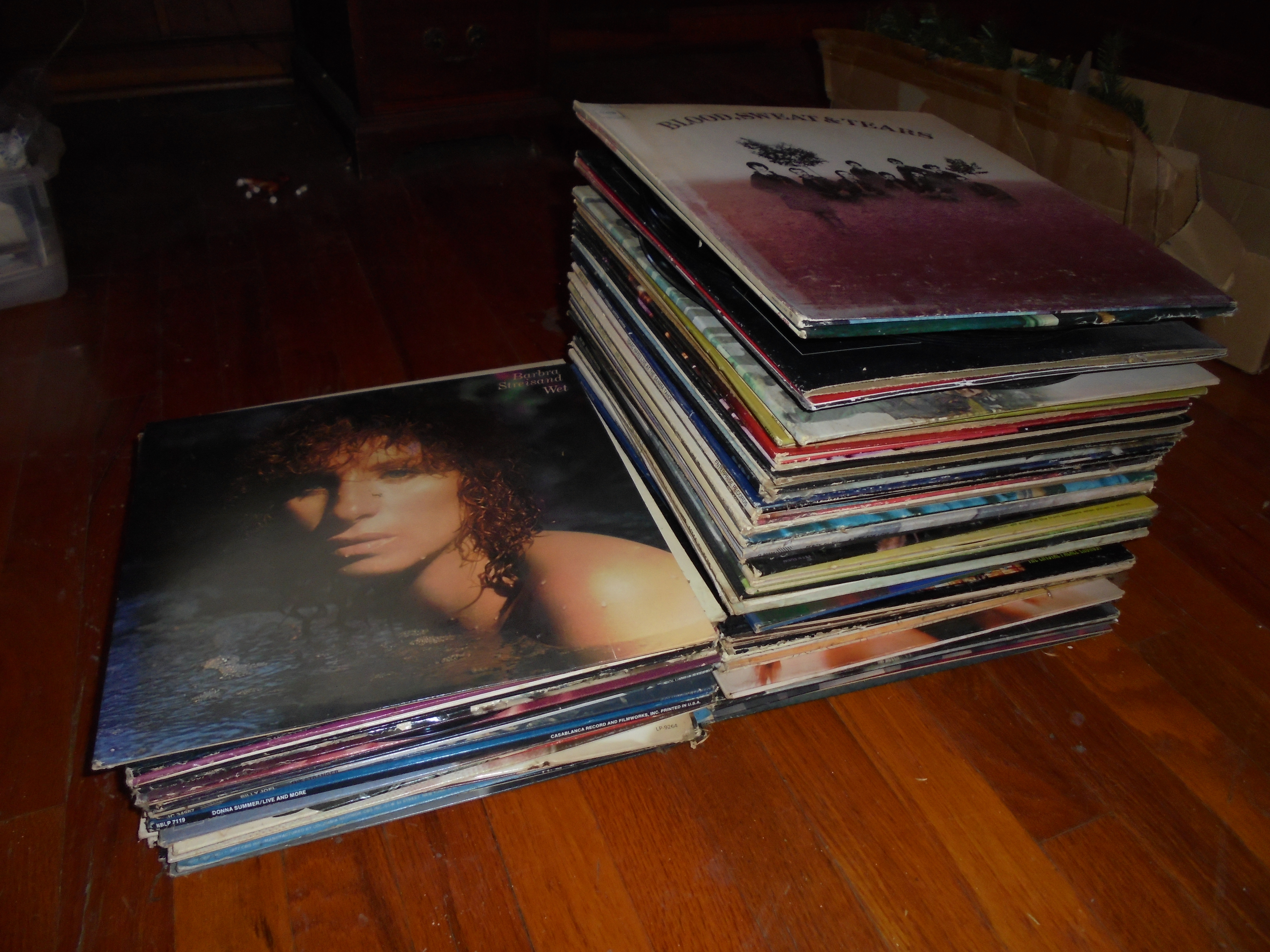 lot 827 image: HUGE LOT OF RECORDS size 45
