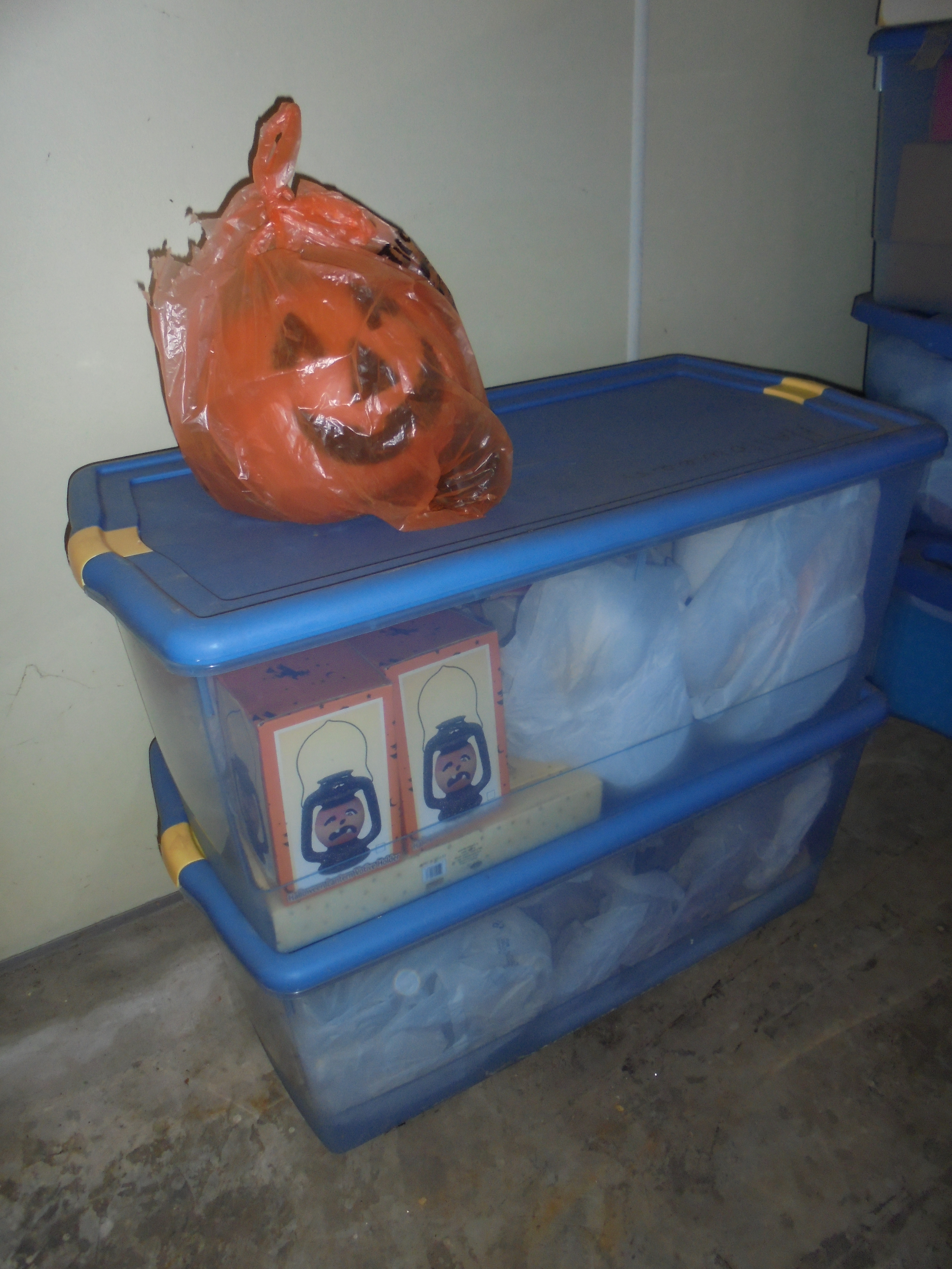 lot 448 image: 2 HUGE TOTES FULL OF SEASONAL DECOR