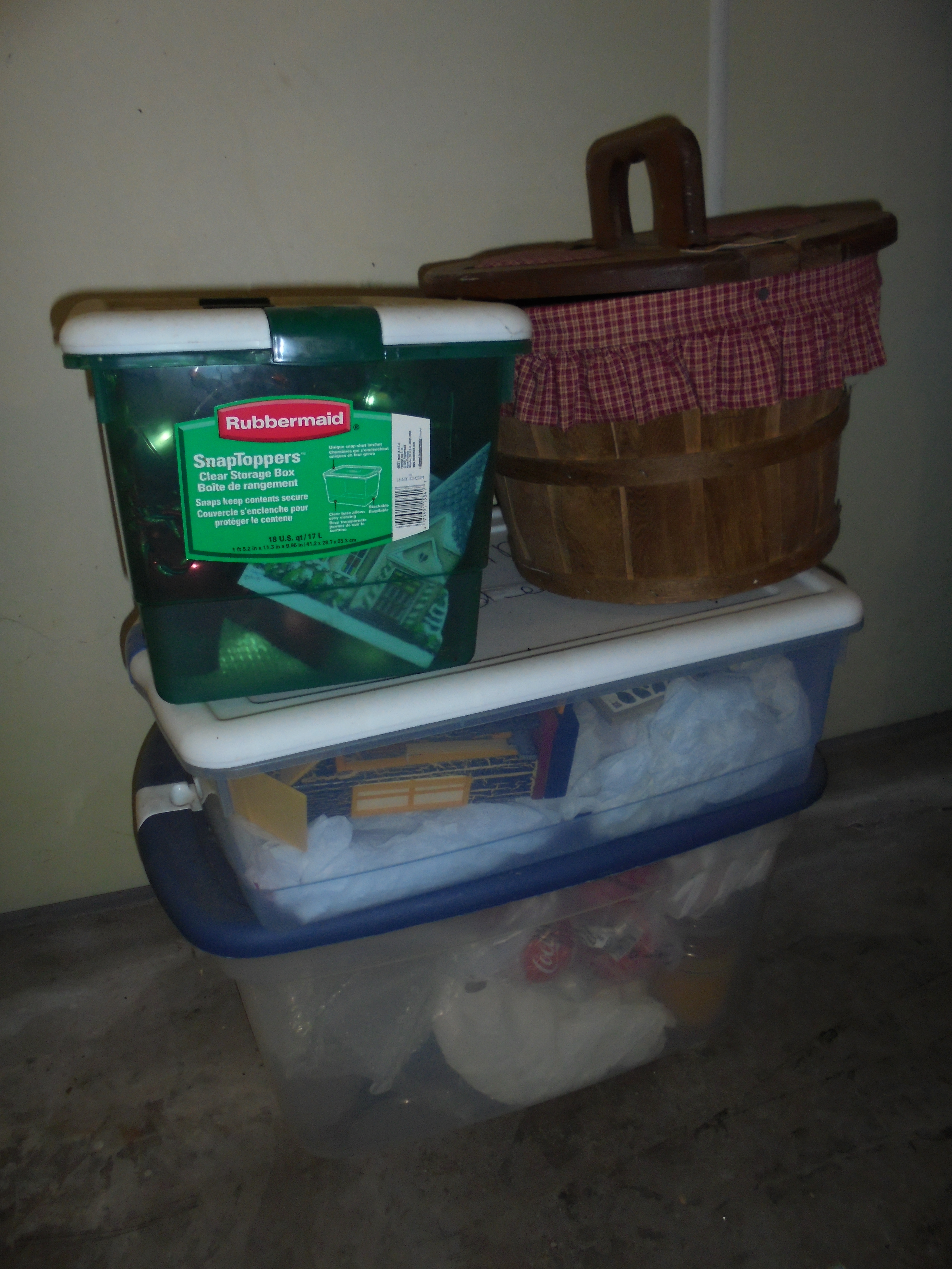 lot 446 image: TOTES FULL OF CHRISTMAS STUFF