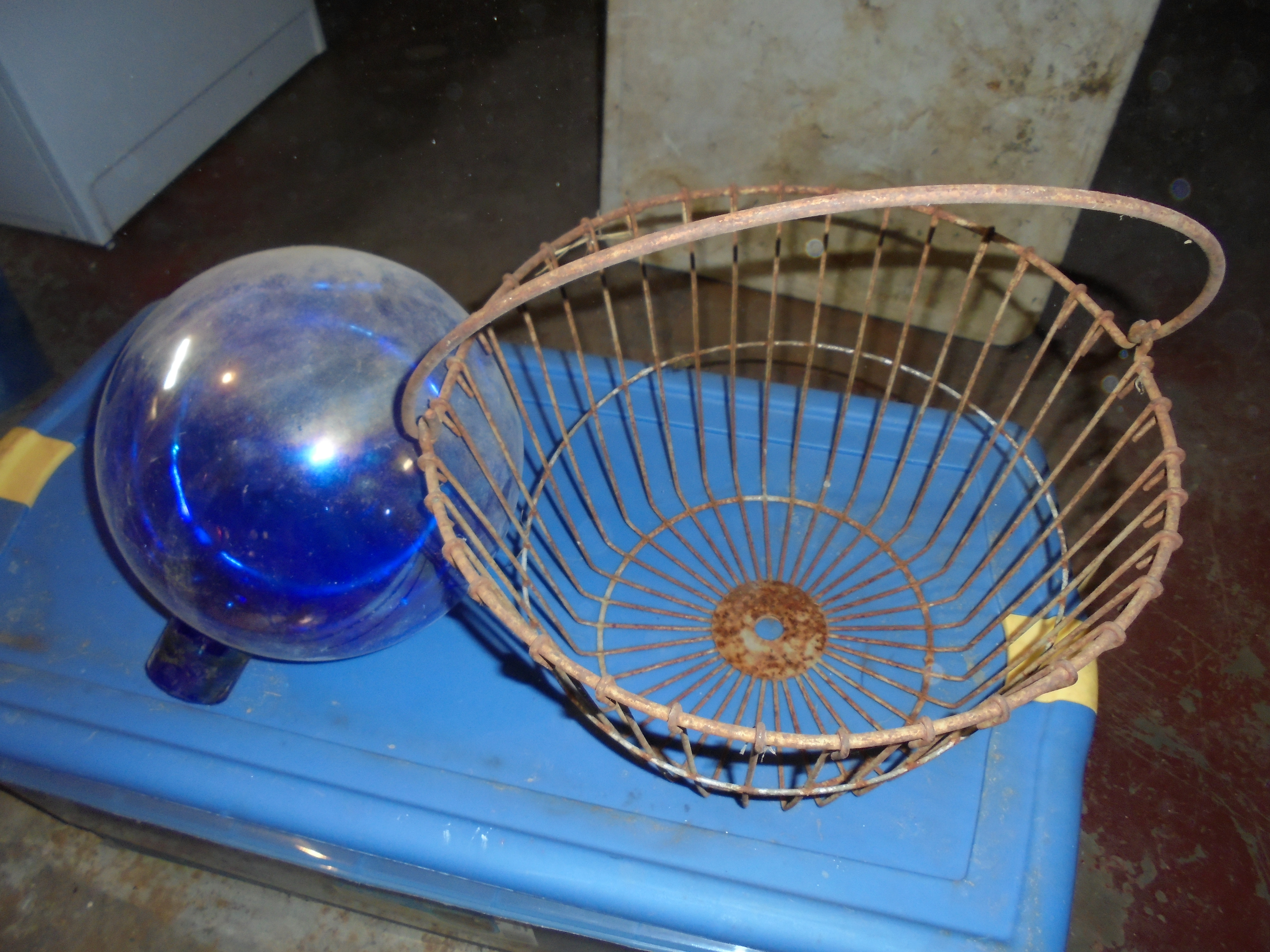 lot 442 image: METAL EGG BASKET & GAZING BALL