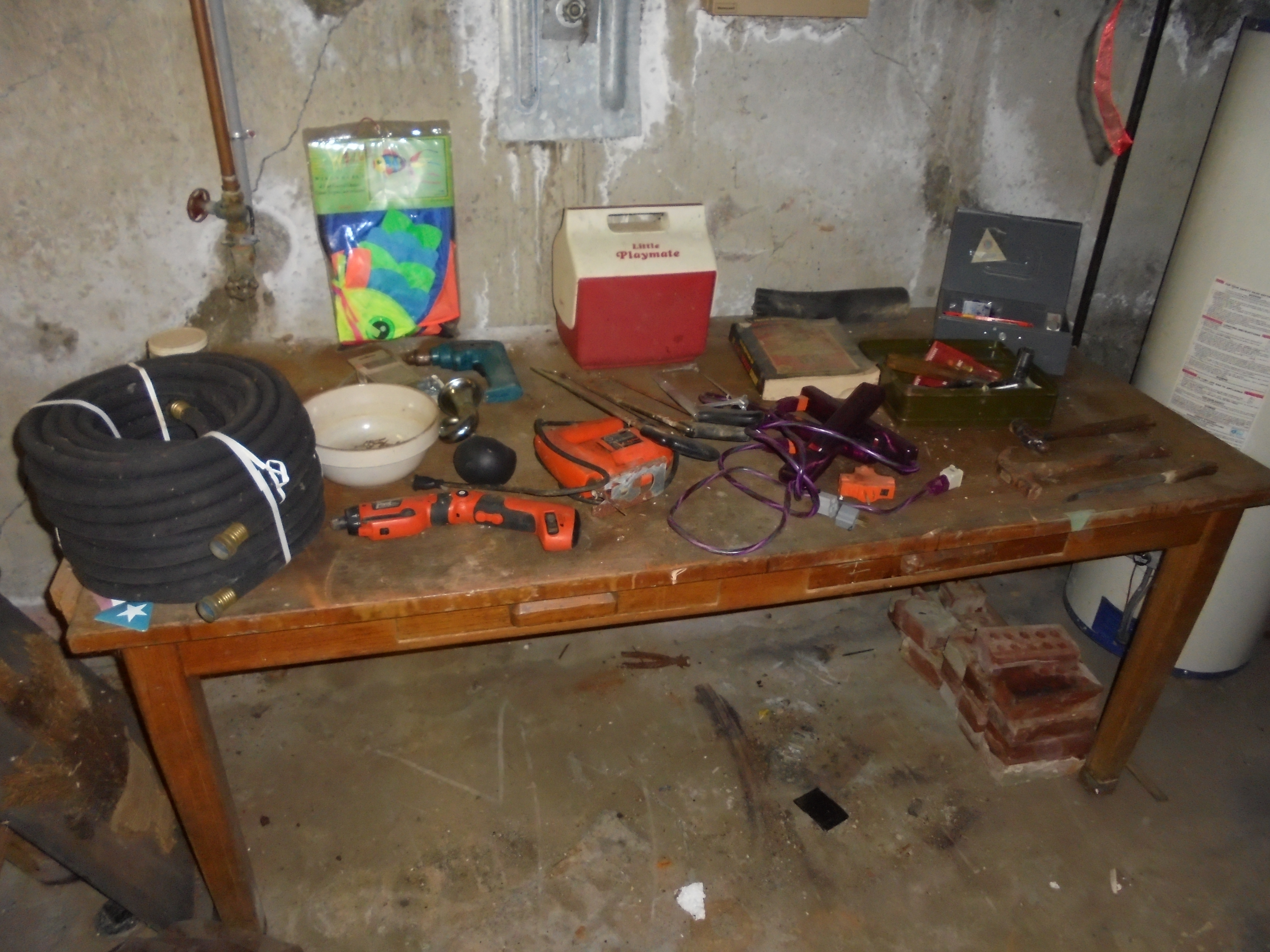 lot 60 image: WORKBENCH & CONTENTS