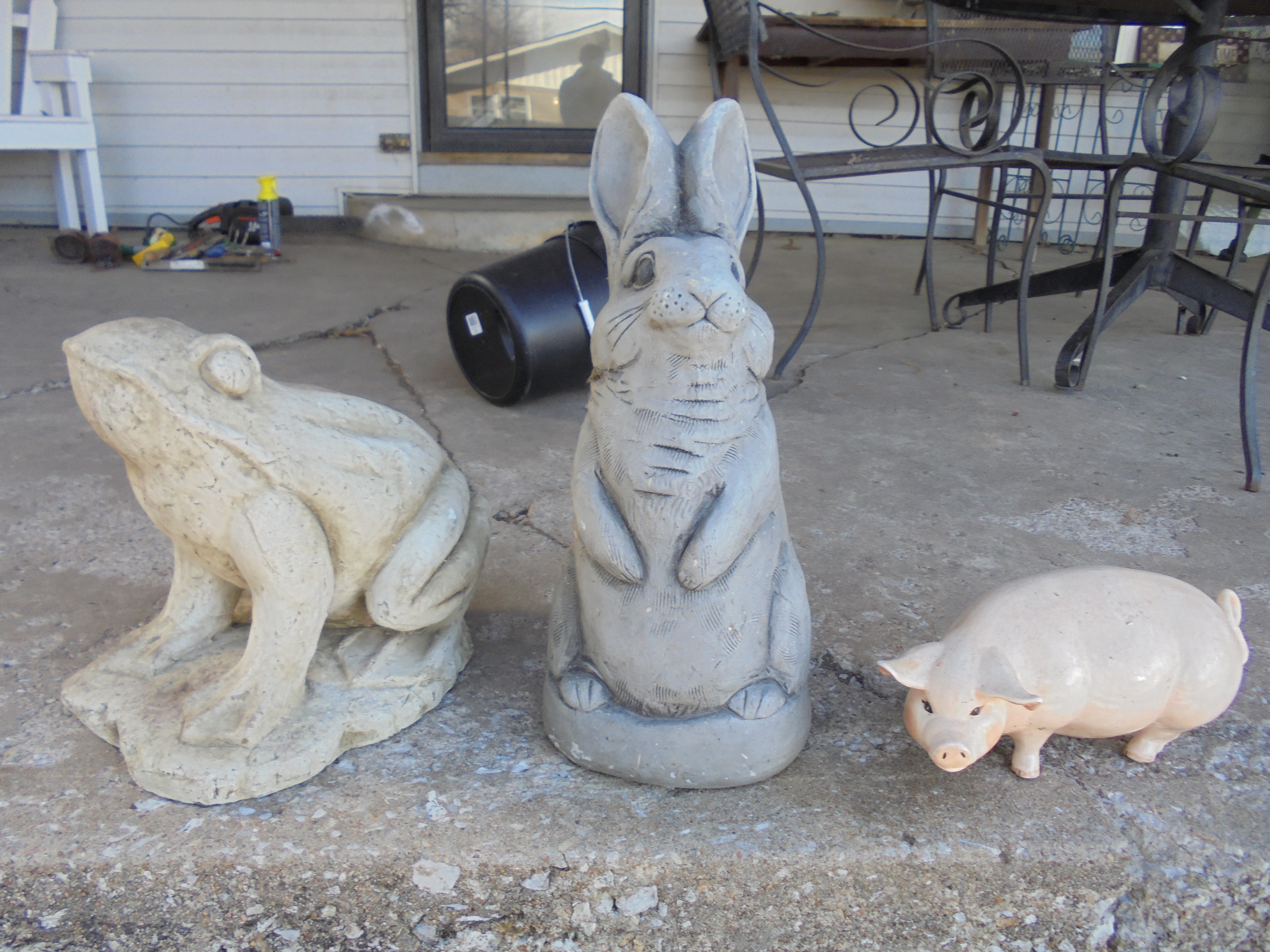 lot 224 image: PIGGY, BUNNY, FROG YARD ART