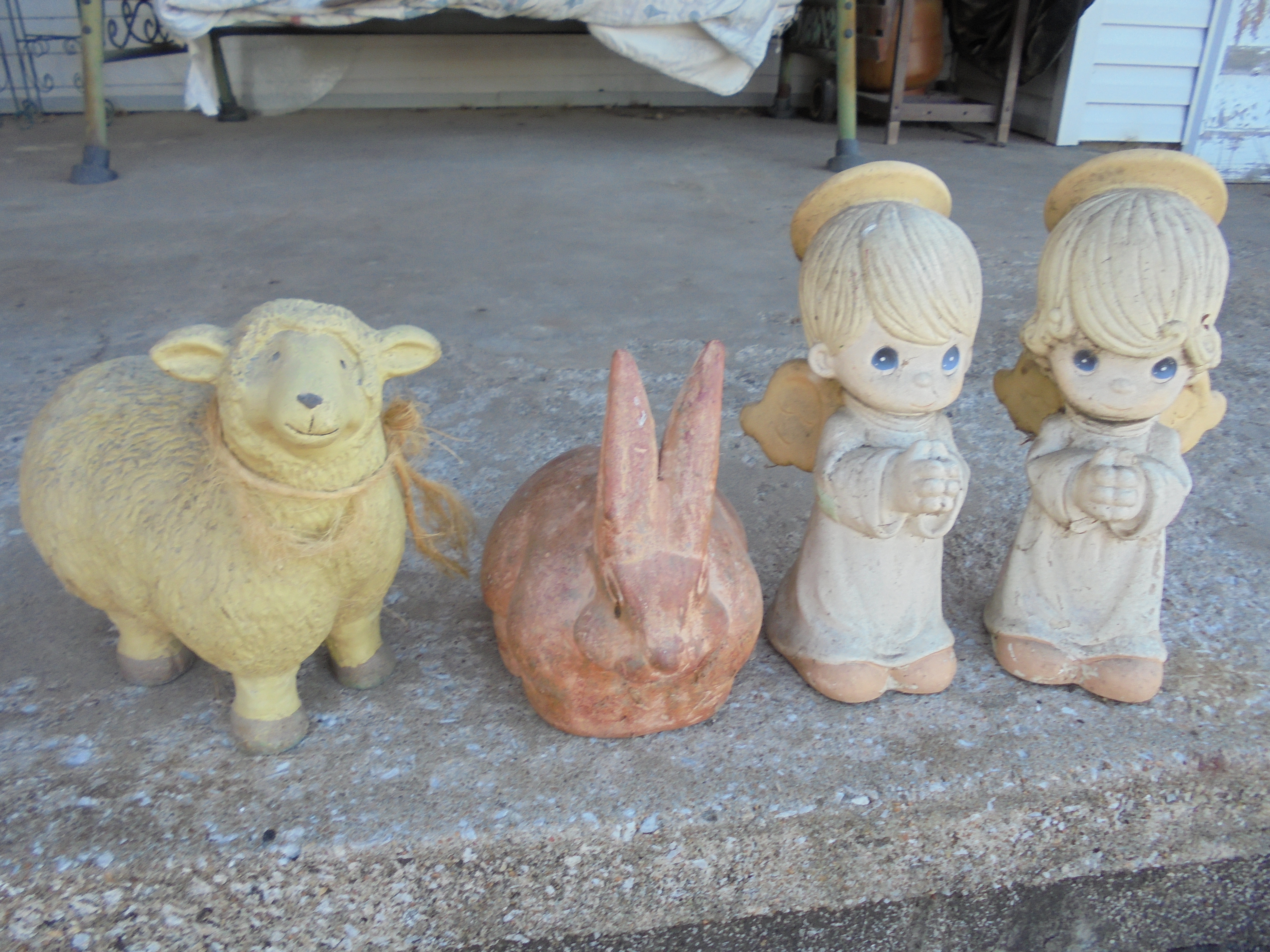 lot 21 image: OUTDOOR YARD ART.  SHEEP, BUNNY, 2 ANGELS