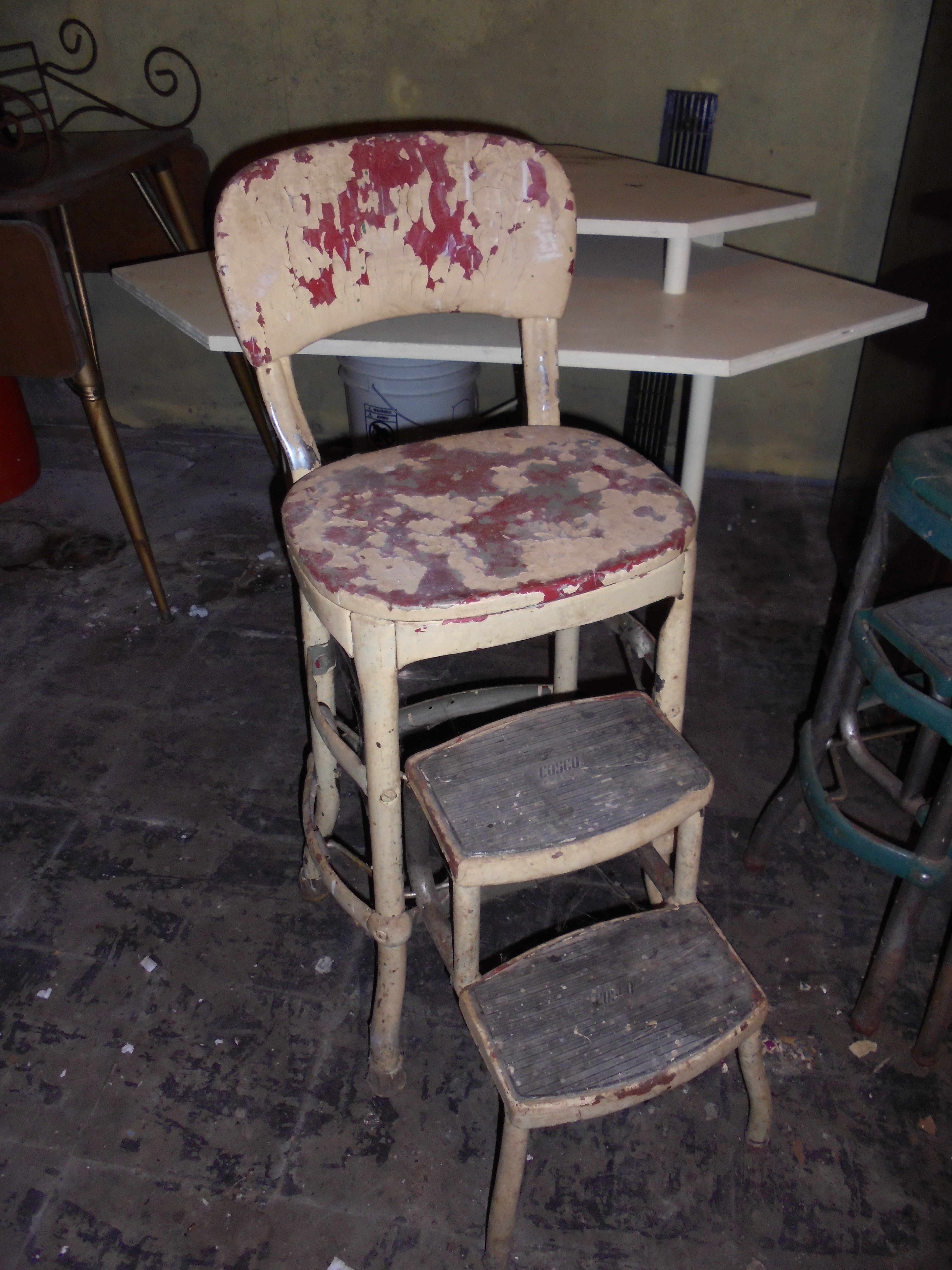 lot 417 image: ANTIQUE COSCO STEP CHAIR  - WHITE & RED