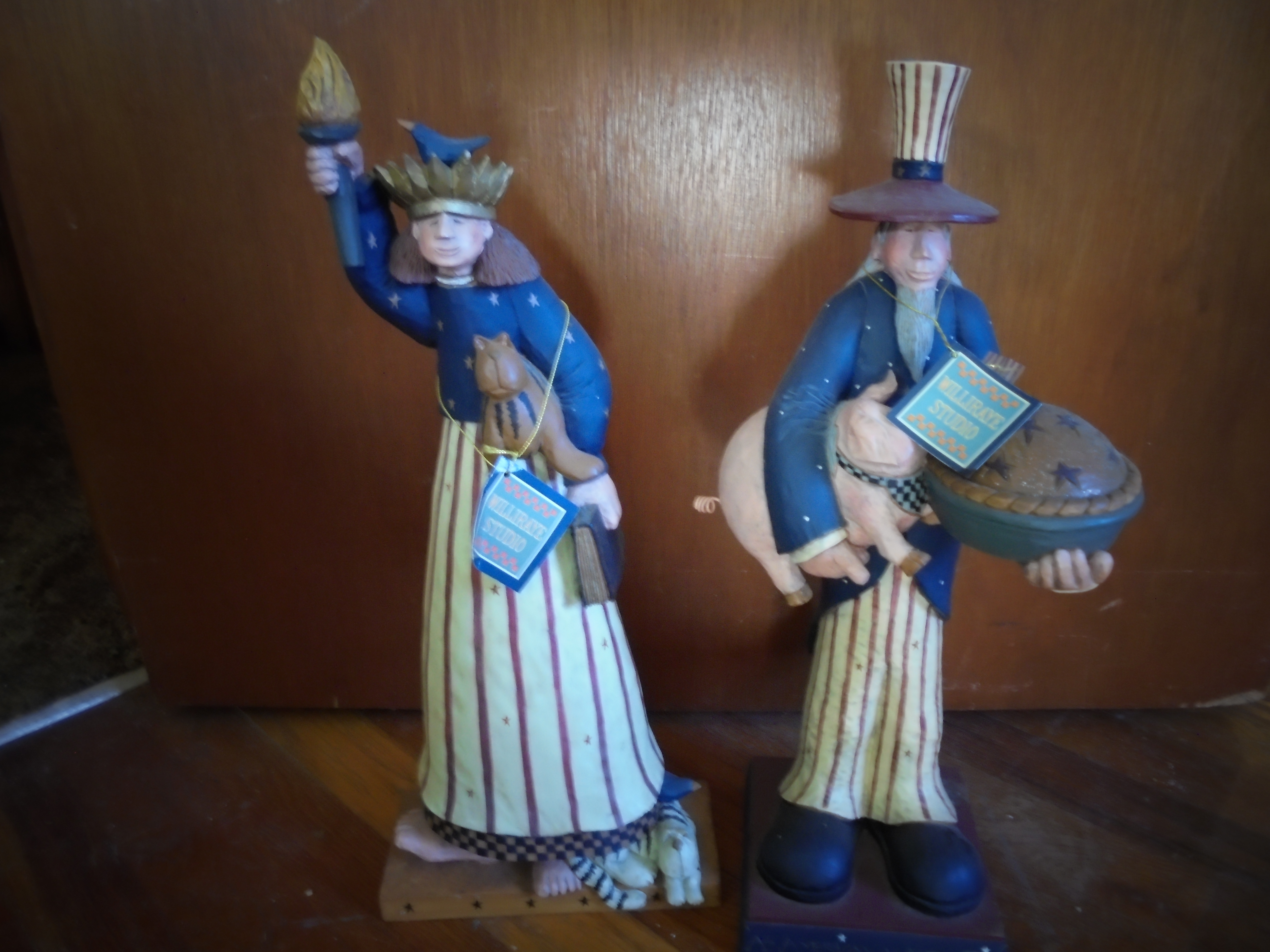 lot 219 image: PAIR OF WILLIRAY STUDIOS FIGURES...about 10 inches each