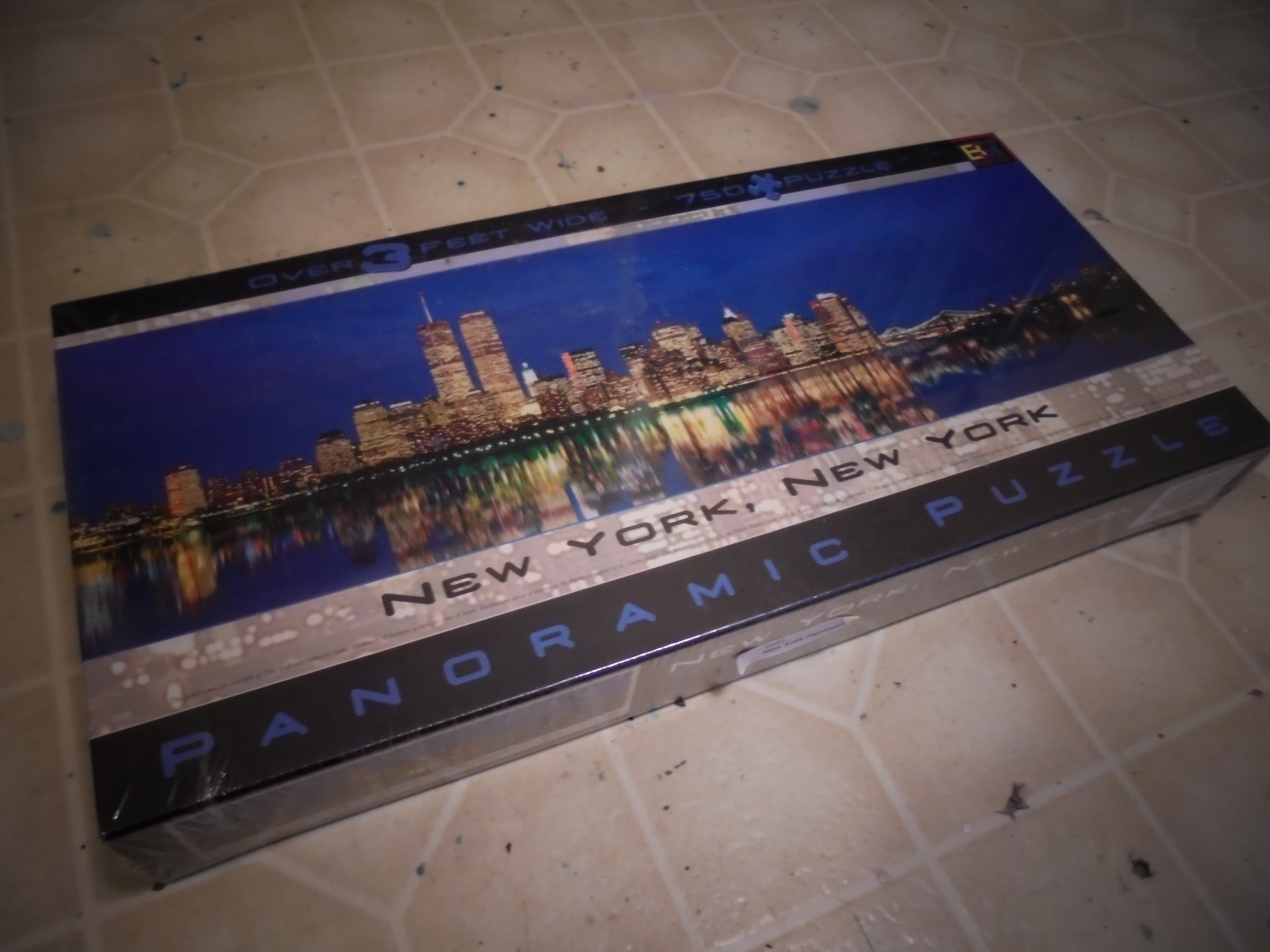 lot 19 image: NEW YORK, NEW YORK PANORAMIC PUZZLE