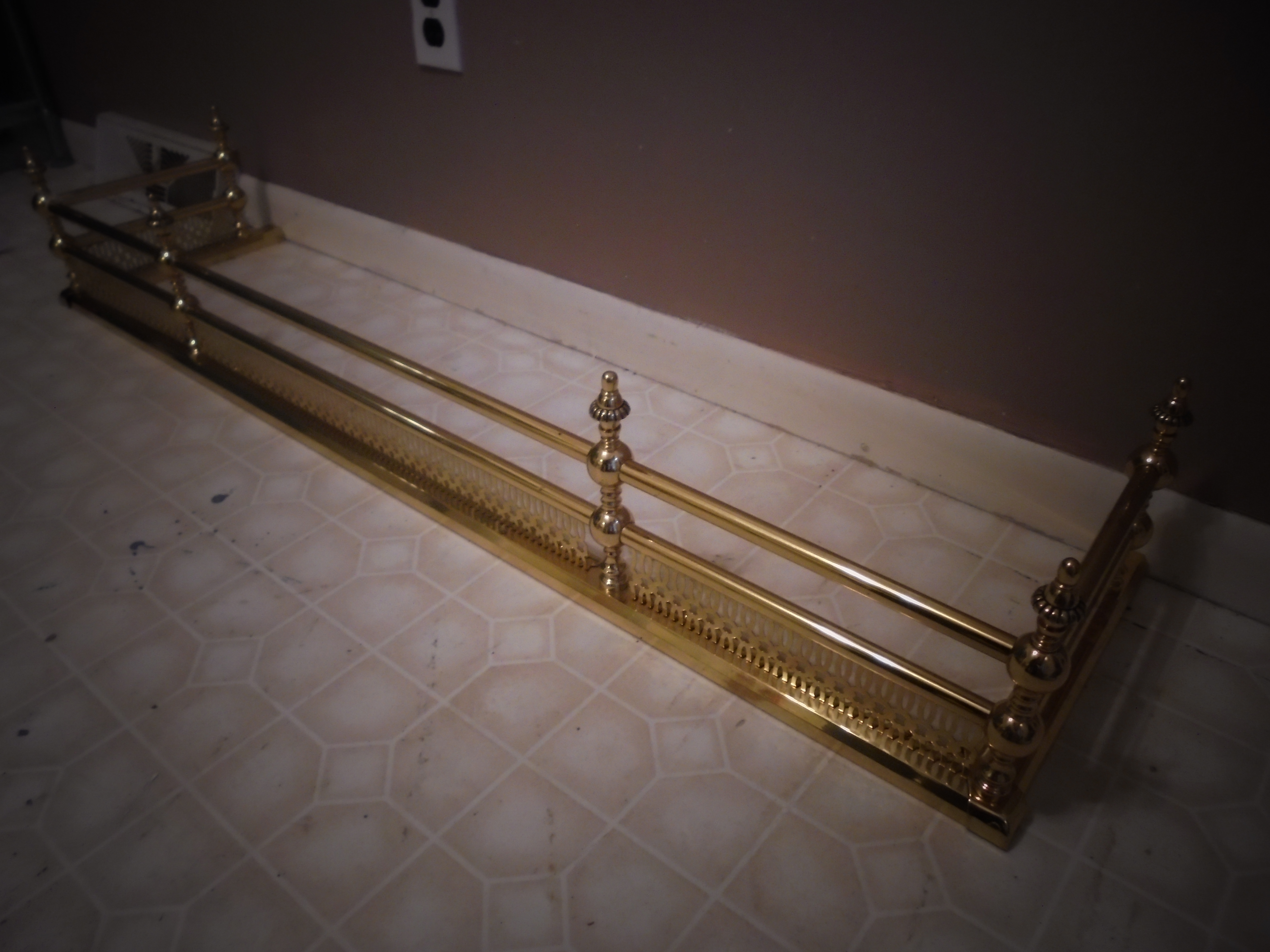 lot 83 image: SUPER COOL FIREPLACE SCREEN