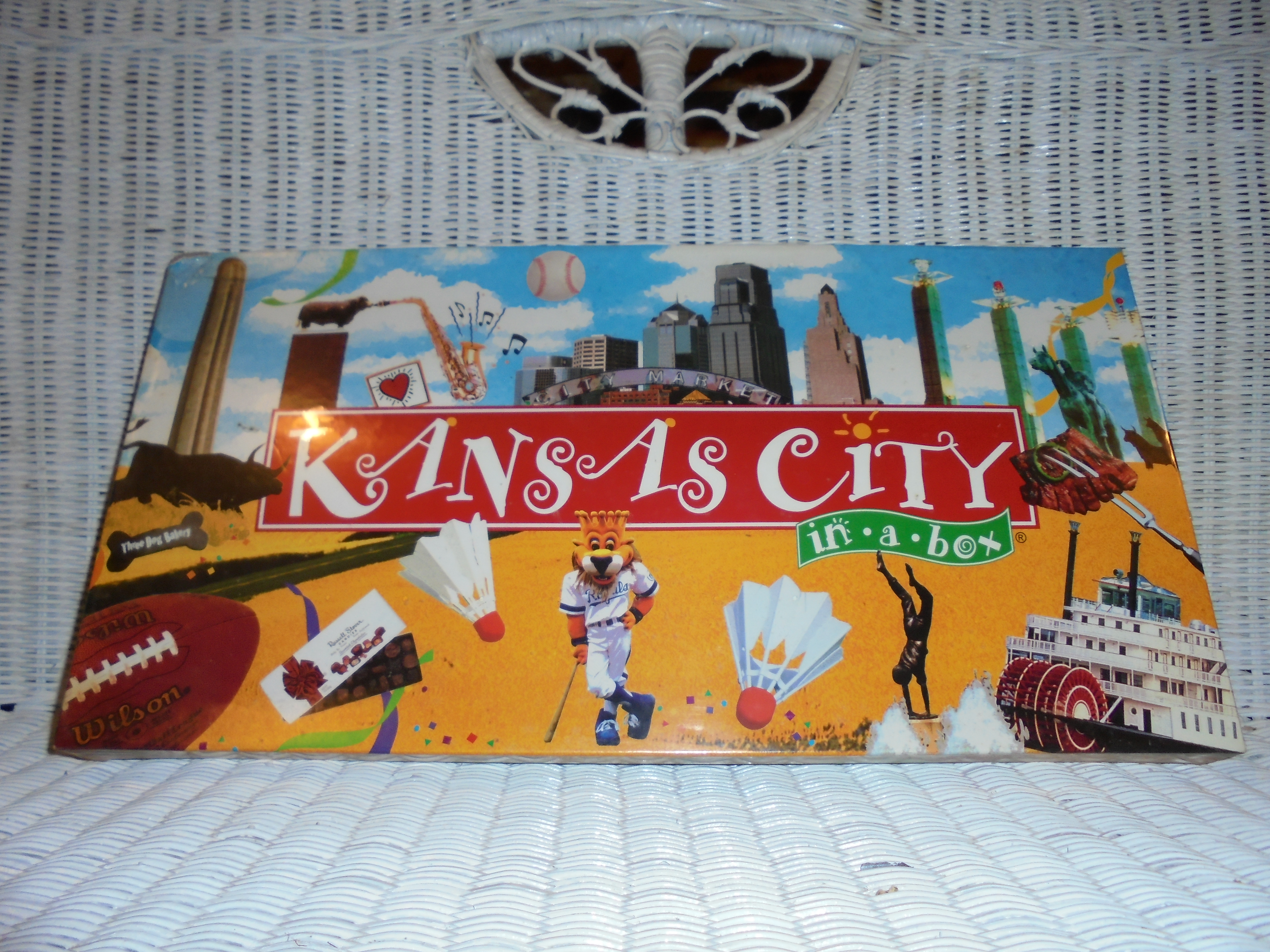 lot 506 image: KANSAS CITY MONOPOLY GAME - BRAND NEW