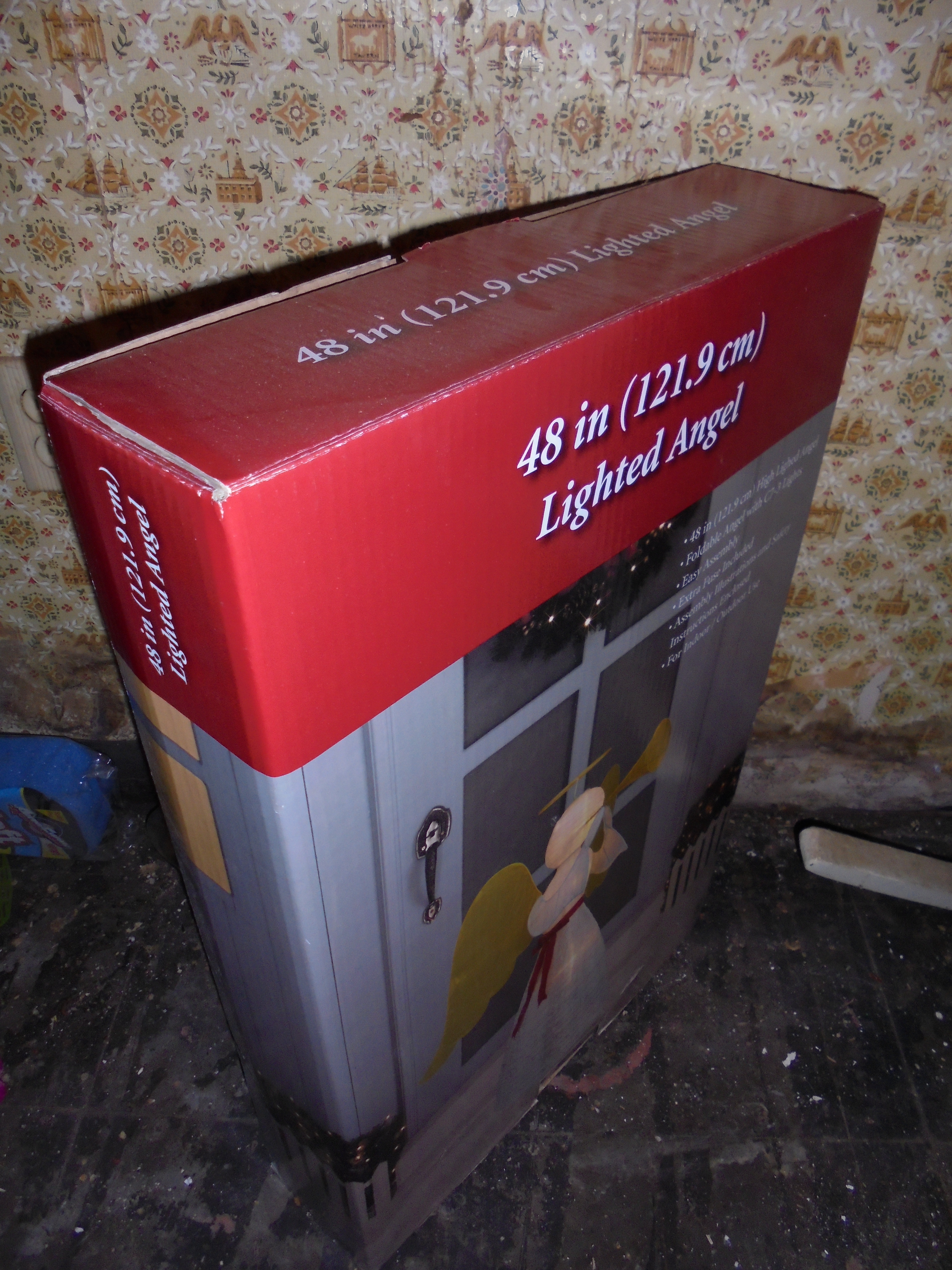 lot 505 image: 4 ft LIGHTED ANGEL in box