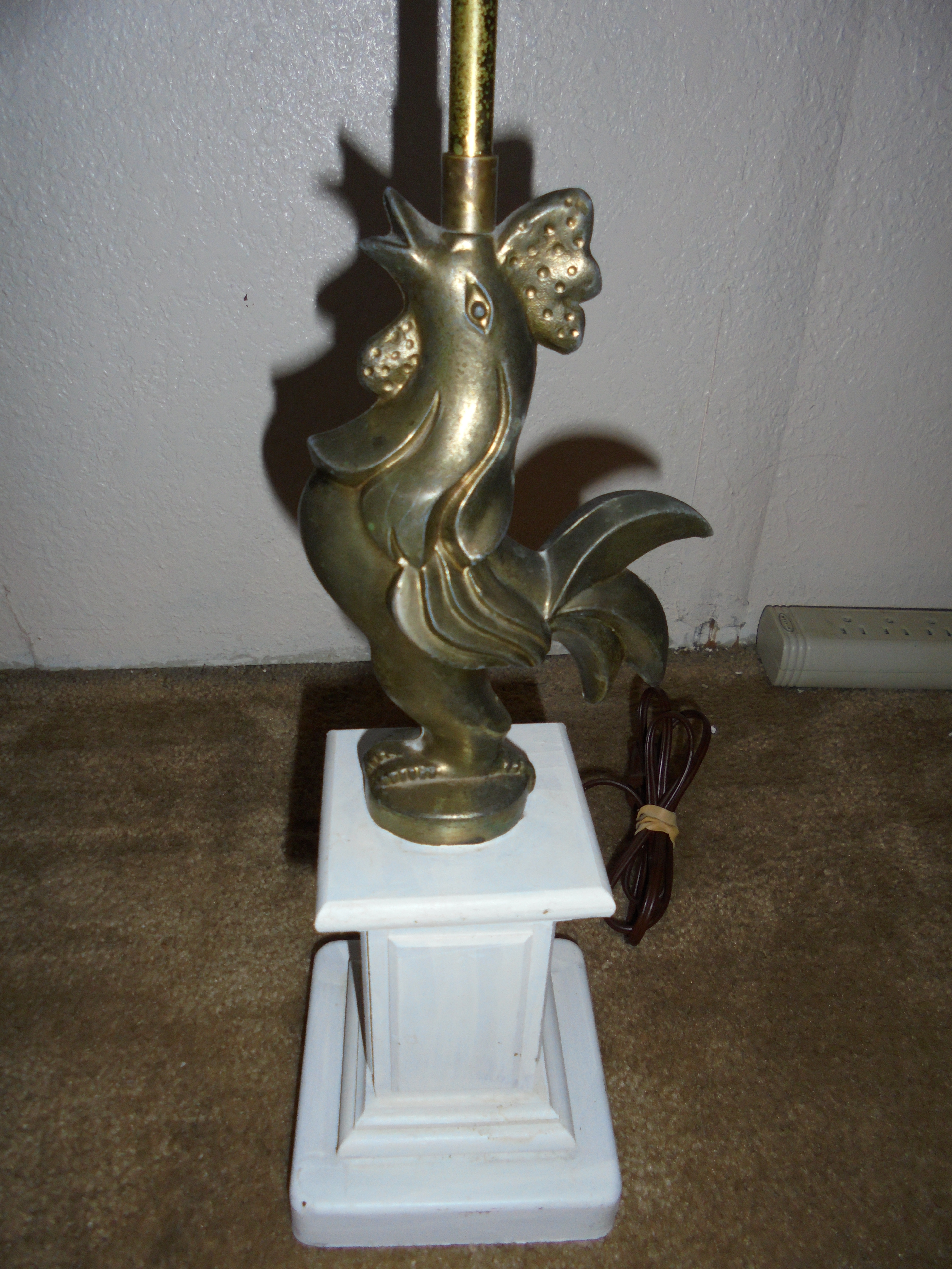 lot 489 image: VINTAGE ROOSTER LAMP