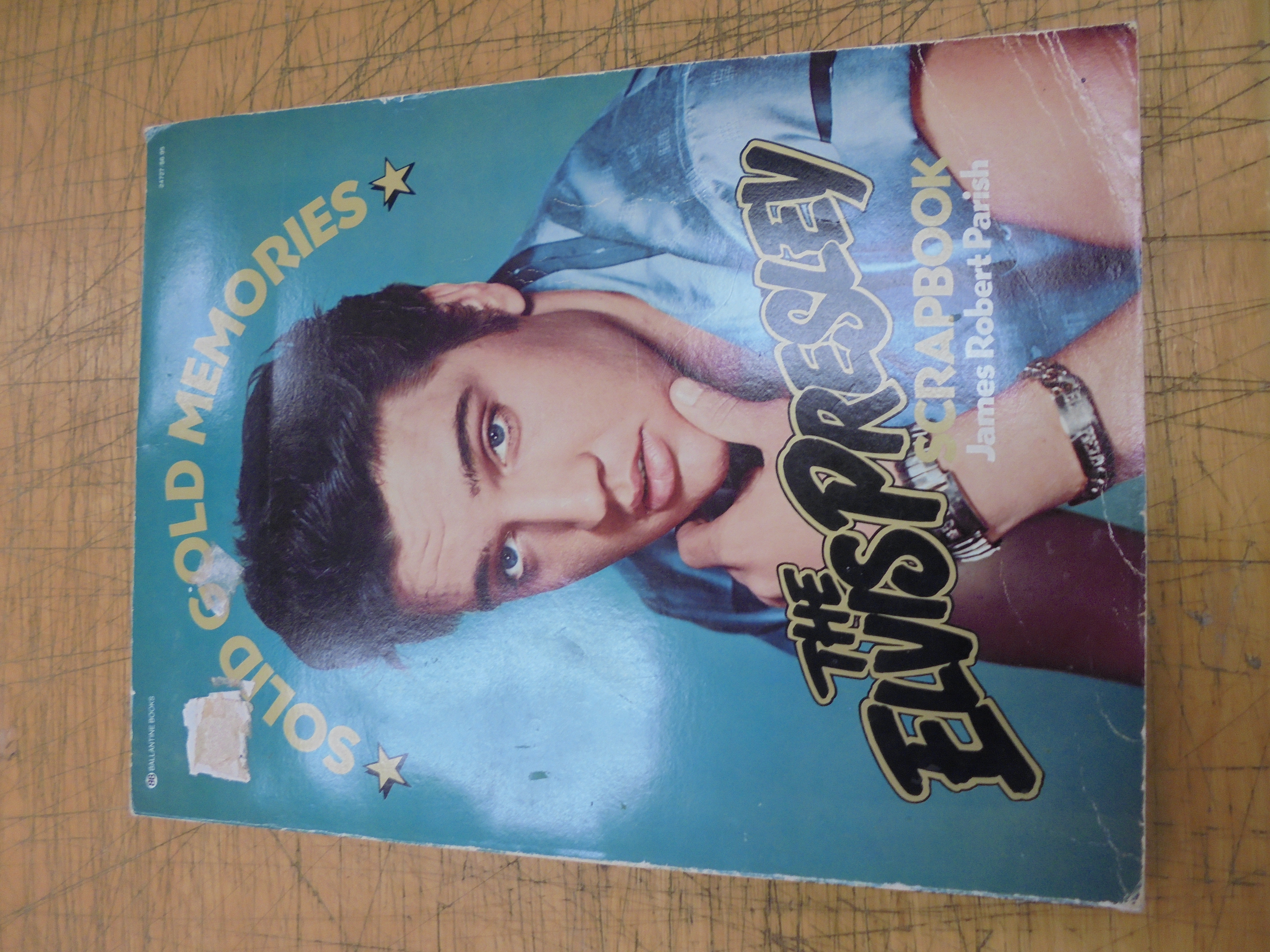 lot 936 image: ELVIS PRESLEY SCRAPBOOK