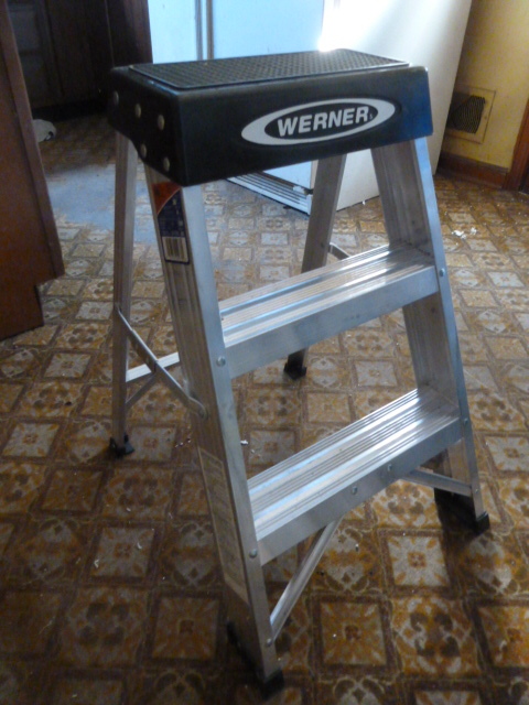 lot 352 image: WERNER METAL STEP LADDER