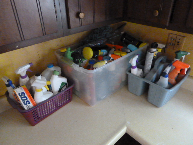 lot 350 image: TOTES FULL OF CLEANING PRODUCTSCHEMICALS etc...