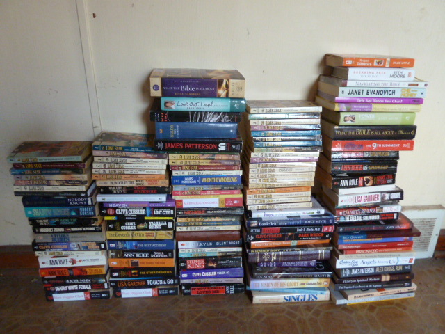 lot 345 image: HUGE LOT OF BOOKS