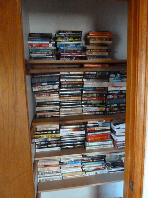 lot 344 image: CLOSET FULL OF BOOKS