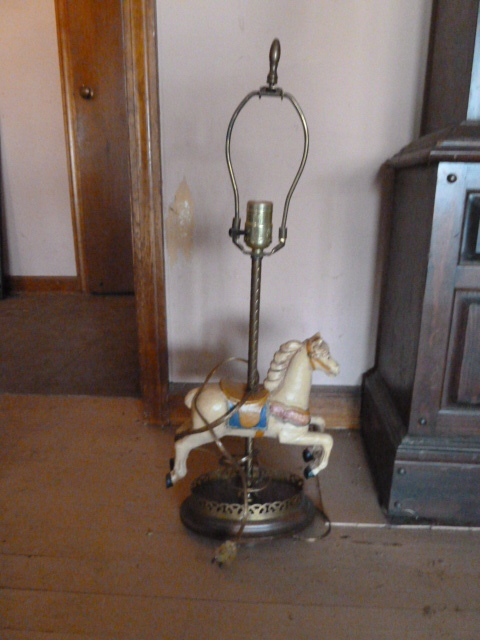 lot 339 image: CAROUSEL HORSE LAMP