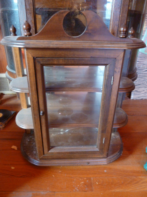 lot 337 image: ANTIQUE WOODEN DISPLAY CASE