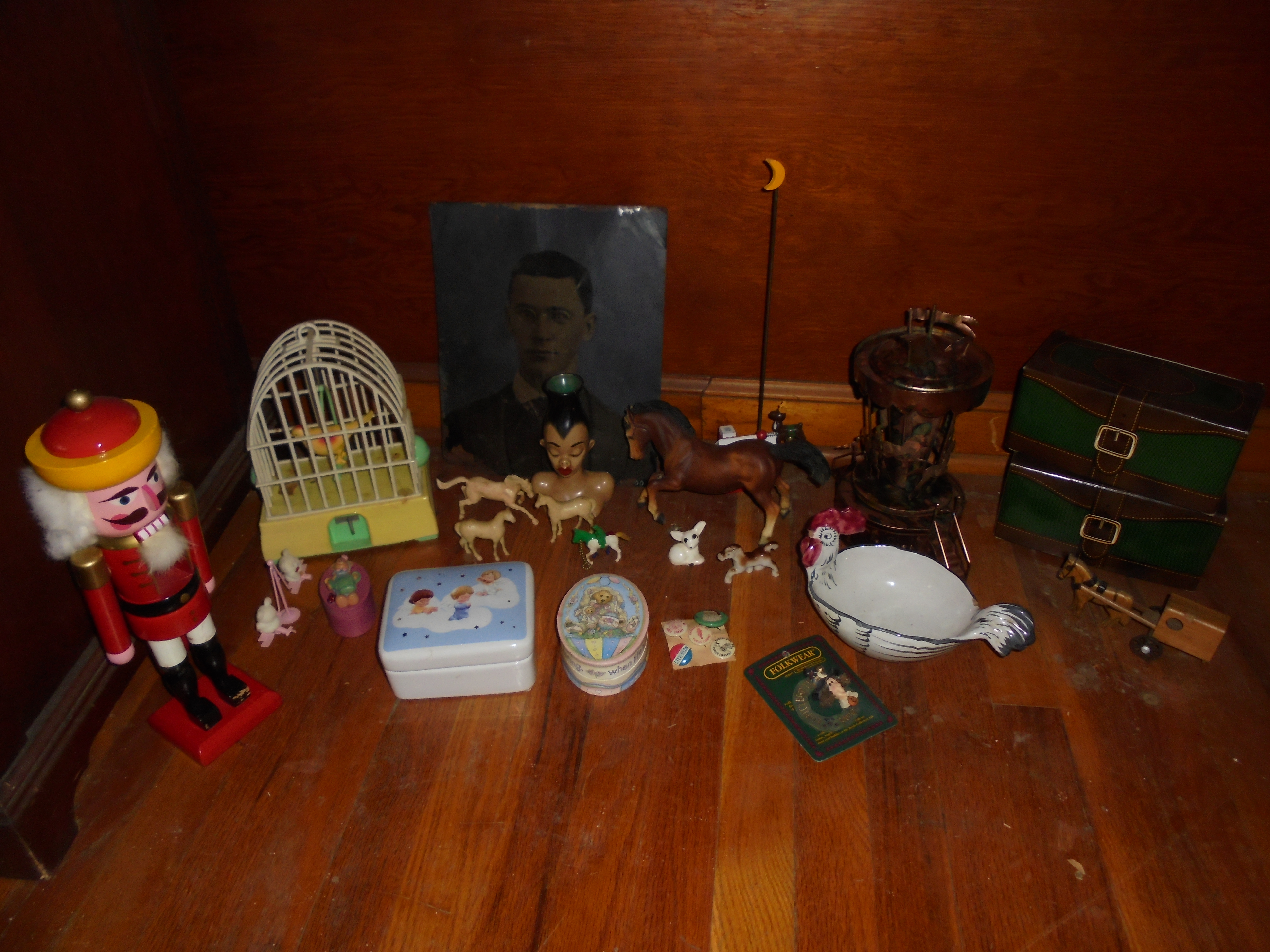 lot 321 image: HUGE LOT OF RANDOM GOODIES