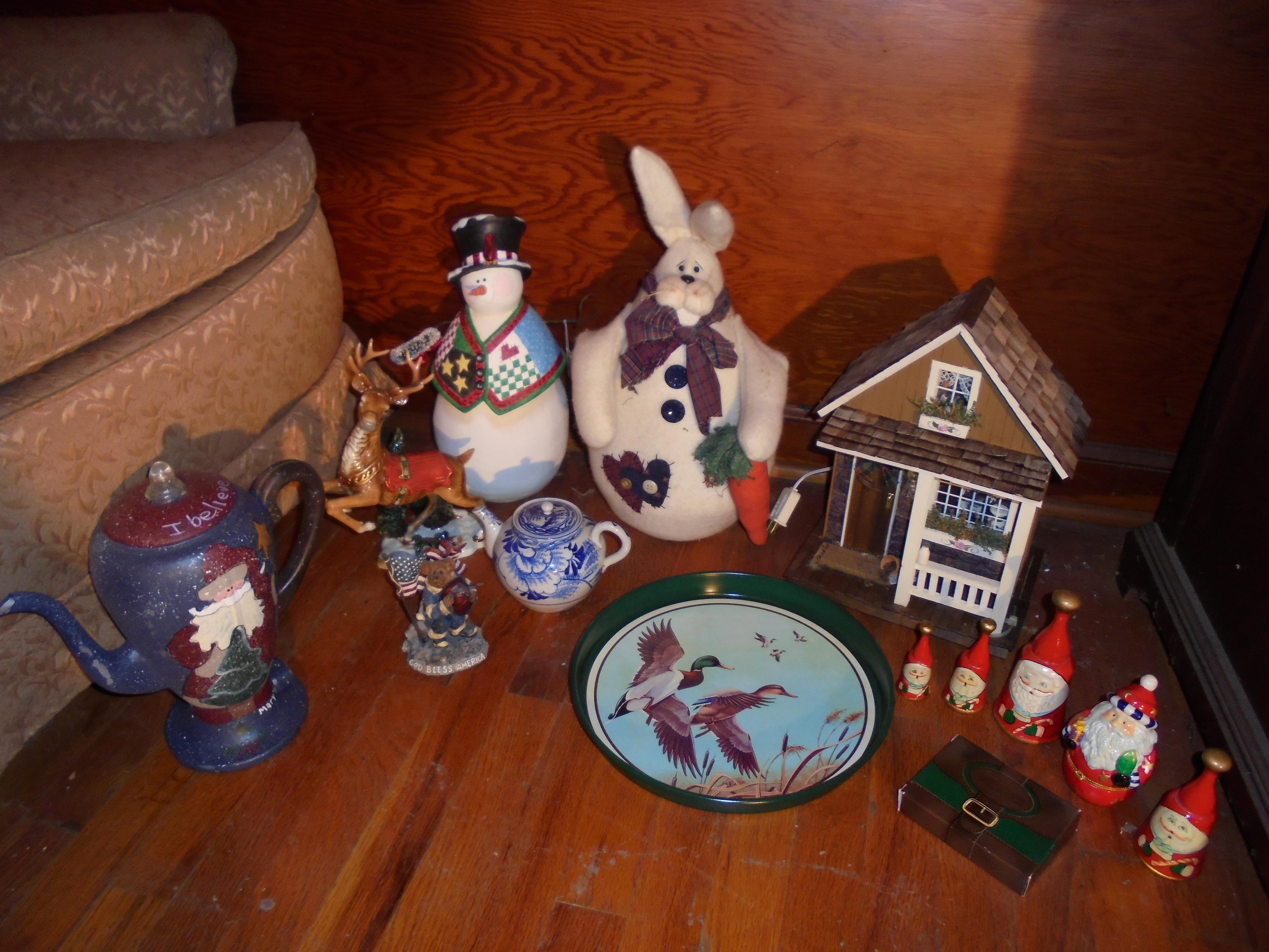 lot 318 image: HUGE LOT OF RANDOM GOODIES