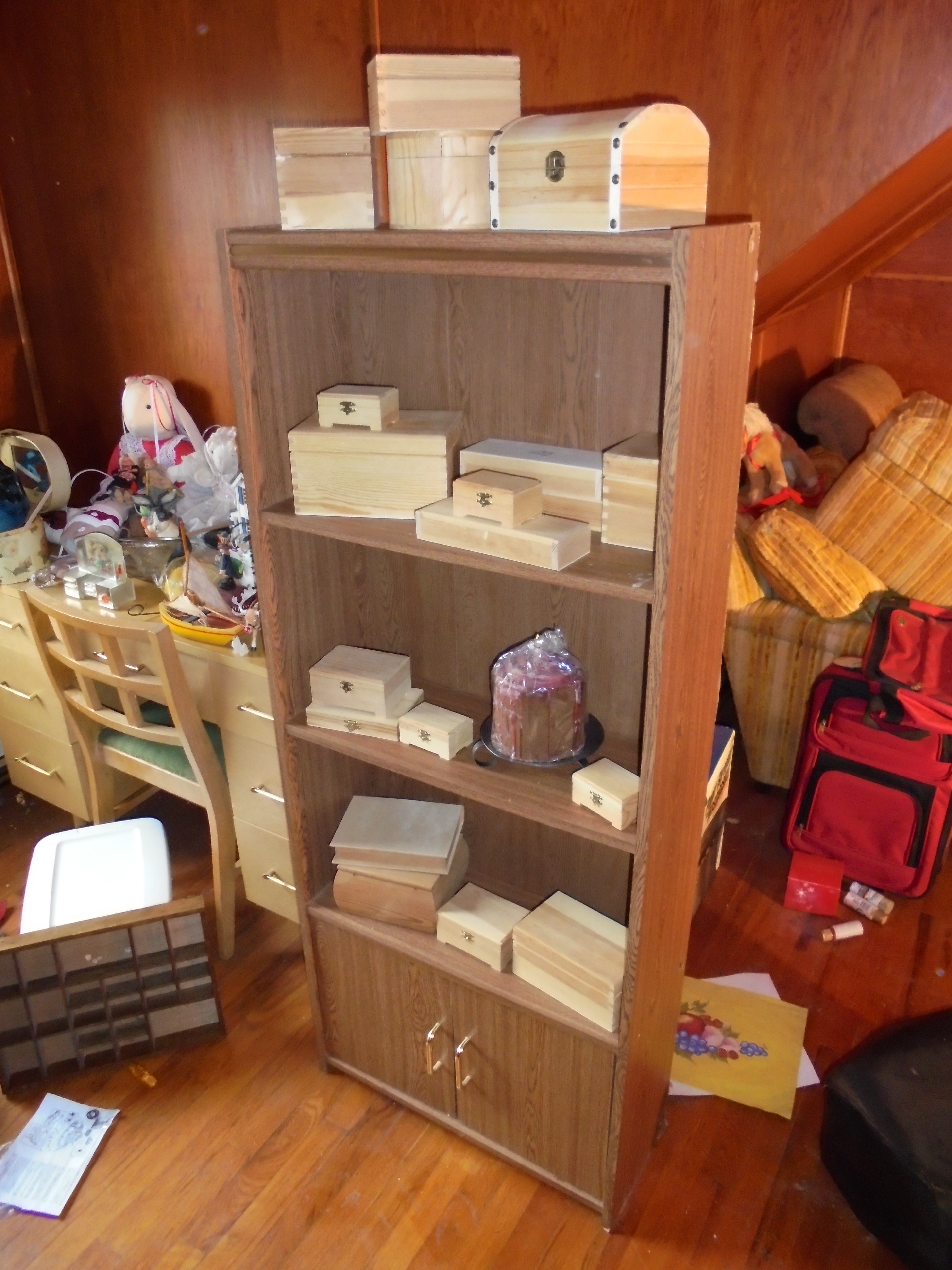 lot 317 image: BOOKCASE & CONTENTS