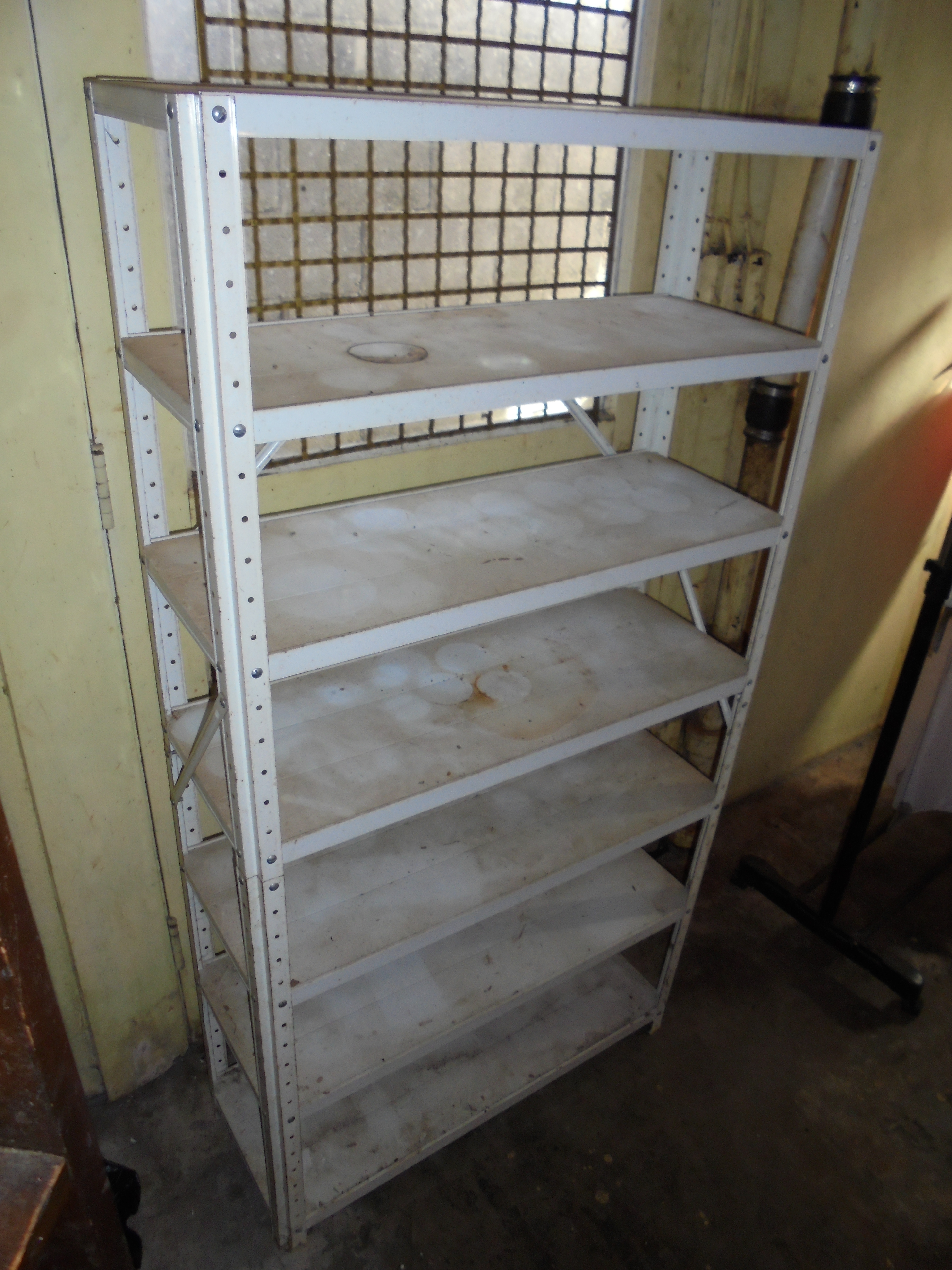 lot 308 image: WHITE METAL SHELVING UNIT